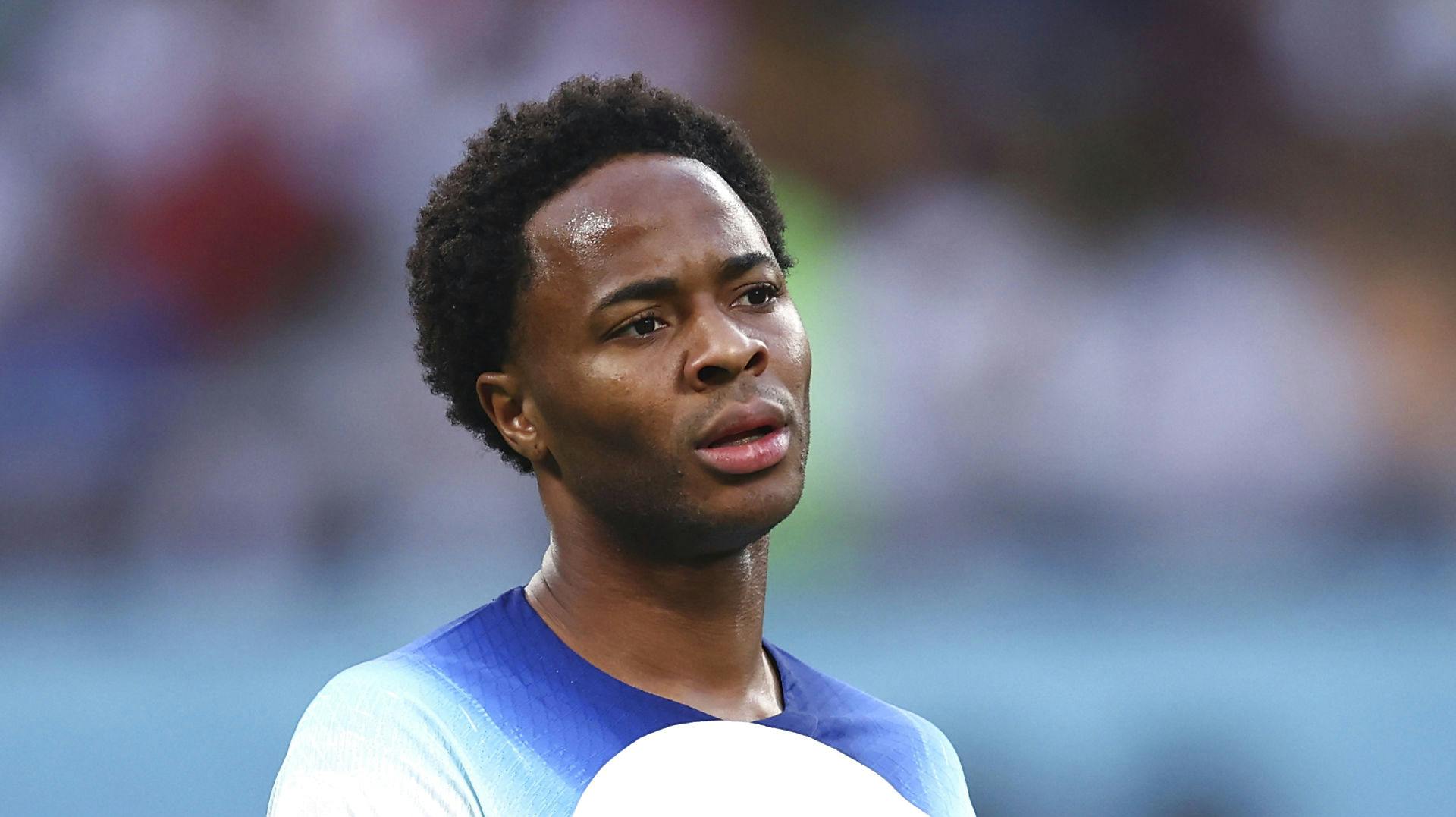 Raheem Sterling returnerer til VM efter hjemmerøveri i England