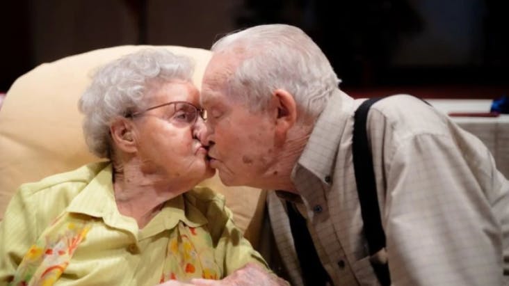 De blev begge hundrede år, og så blev de i hinandens arme til det allersidste 