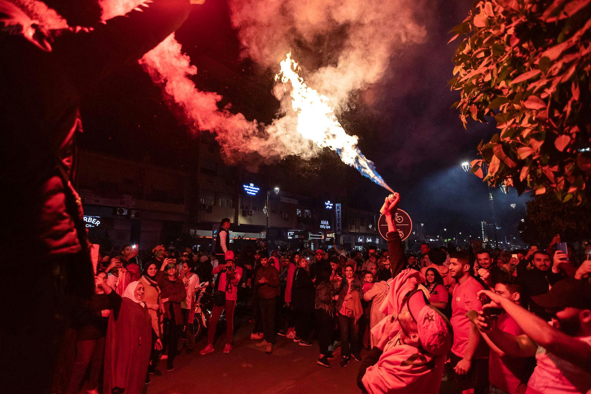 Den fik ikke for lidt i Marrakech' gader efter sejren i kvartfinalen ved VM. Det oplevede Basim på nærmeste hold. 