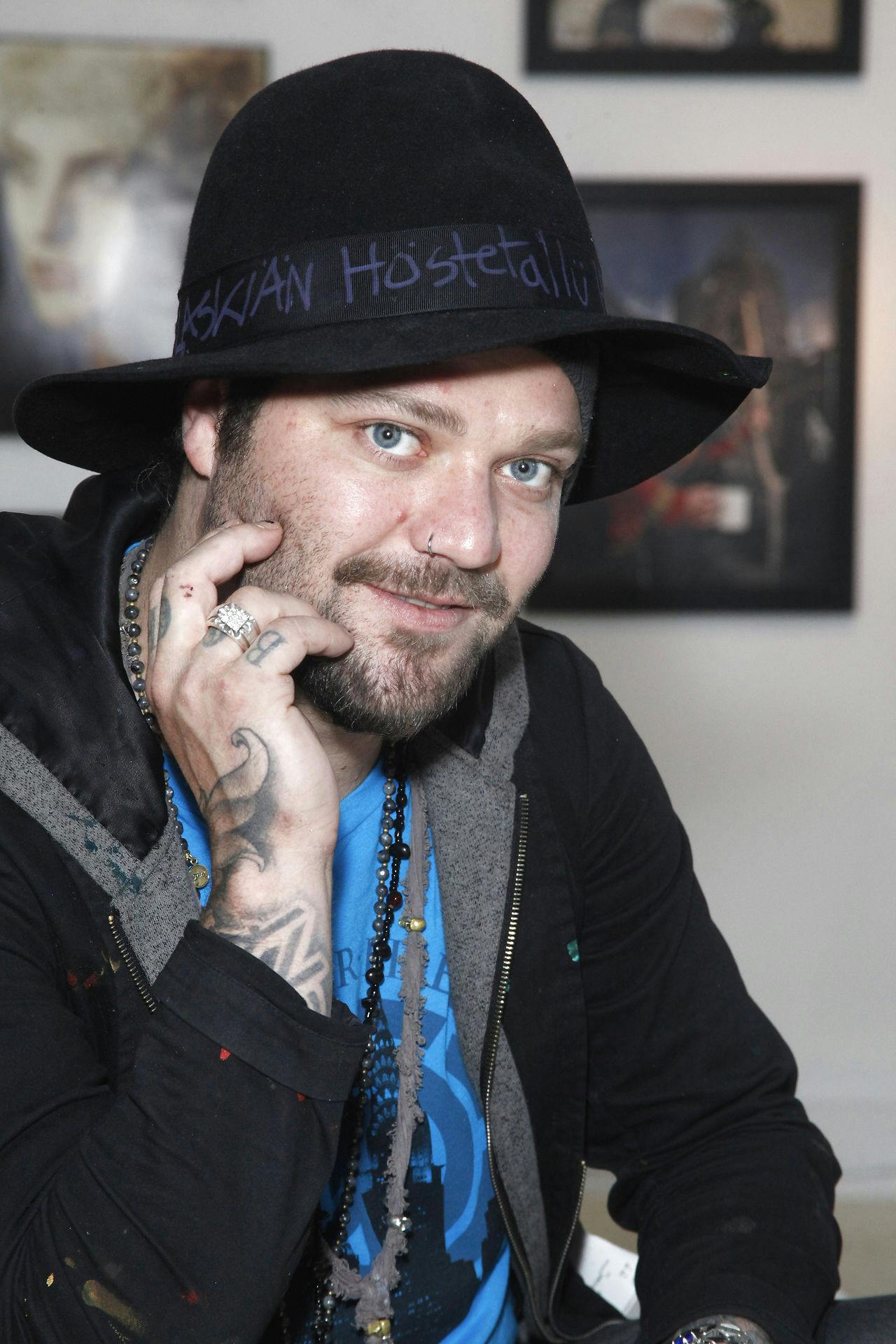 Bam Margera er nu ude fra hospitalet igen efter en voldsom lungeinfektion, der sendte ham i respirator.&nbsp;
