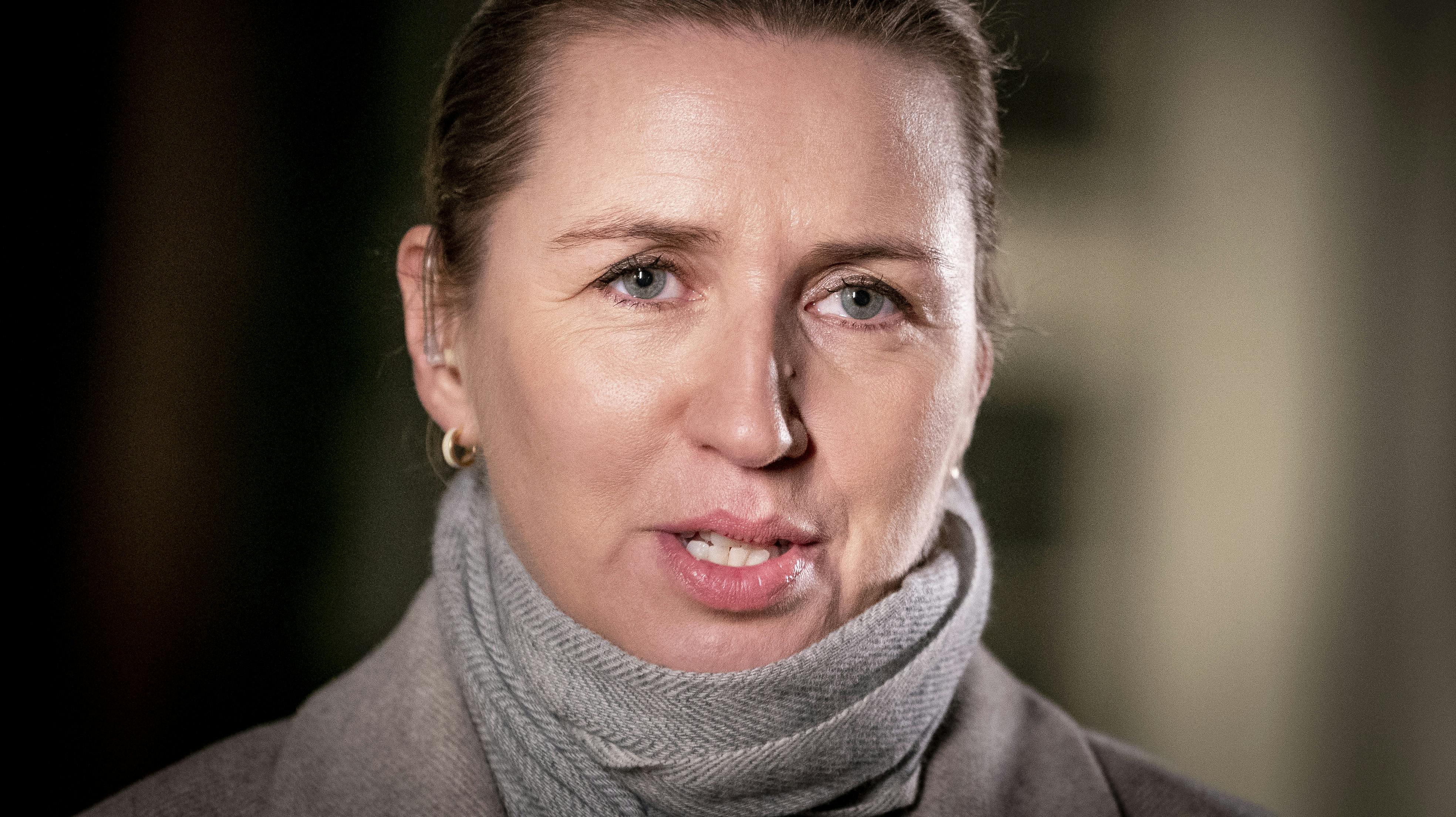 Den kabale, som Mette Frederiksen gennem flere uger har forsøgt at få til at gå op sammen med Venstre og Moderaterne lader til at være gået op. 