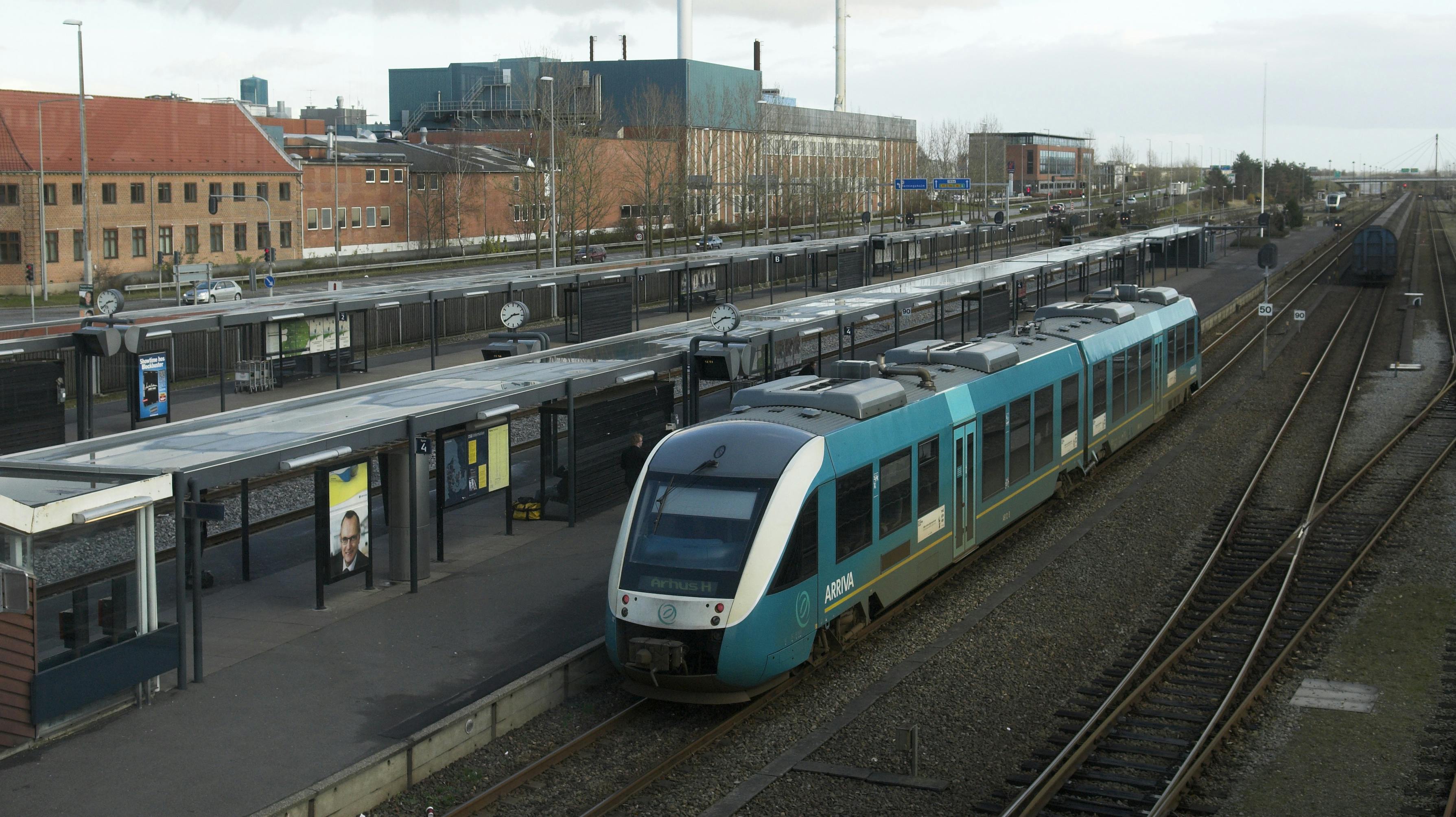 Herning Banegård dannede tirsdag eftermiddag rammerne om en noget usædvanlig sag. nbsp;