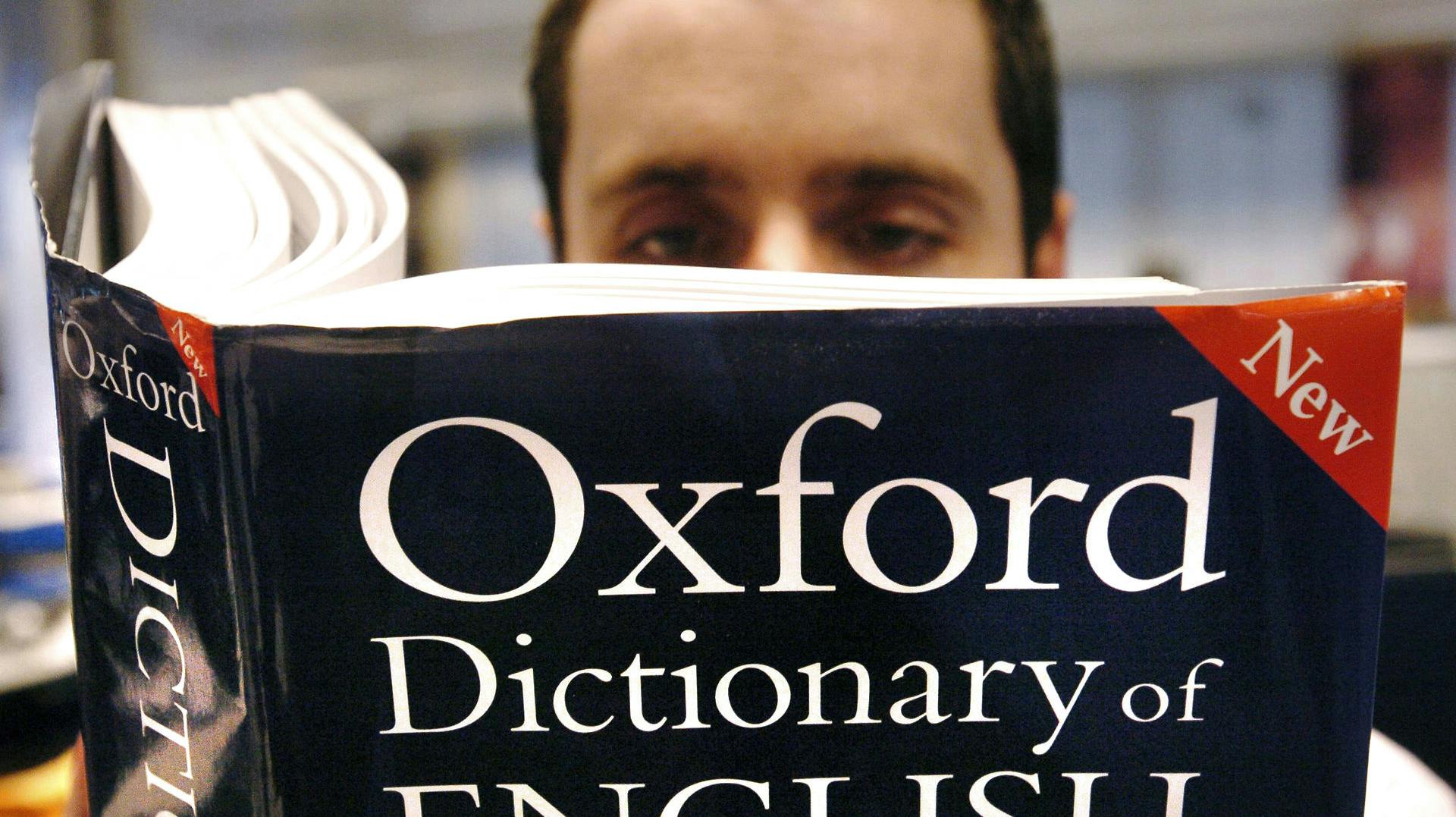 Årets ord i henholdvis USA og Storbritannien er "kvinde" og "goblin mode".