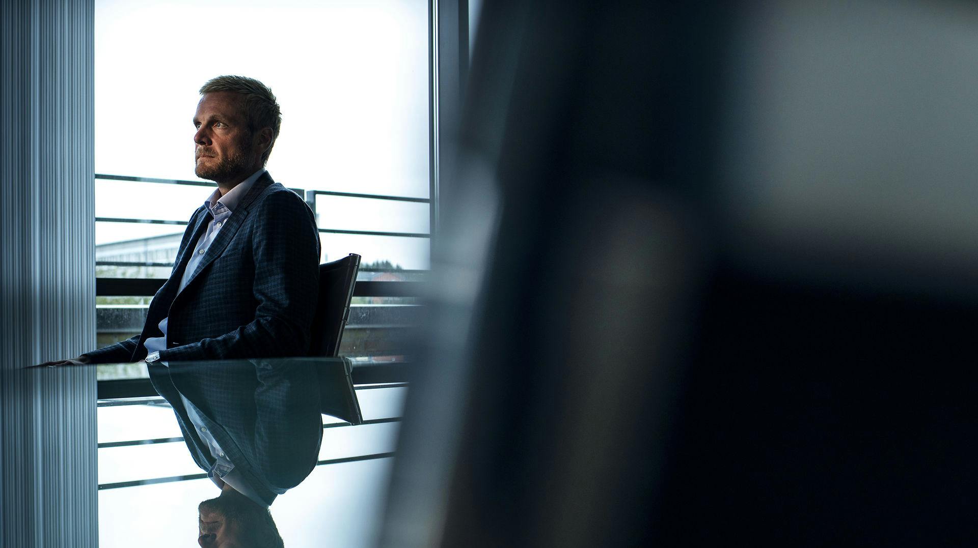 Ole Madsen har været i behandling, efter den store svindelsag blev kendt. Han siger selv, at svindlen skyldes "en alvorlig psykisk sygdom".