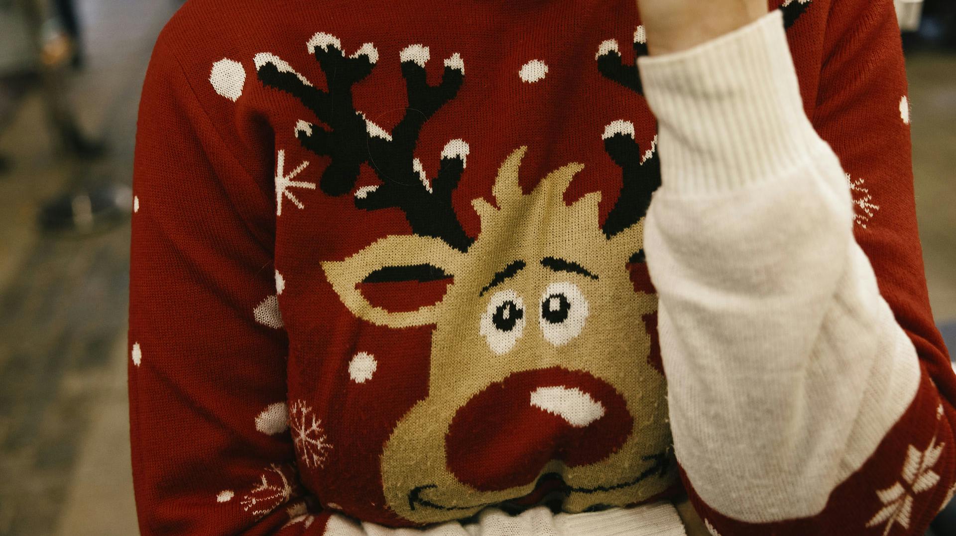 Må chefen nægte dig at gå med de stemningsfulde sweatre? Advokat Christine Aarup Bjørnholdt giver dig her svaret.