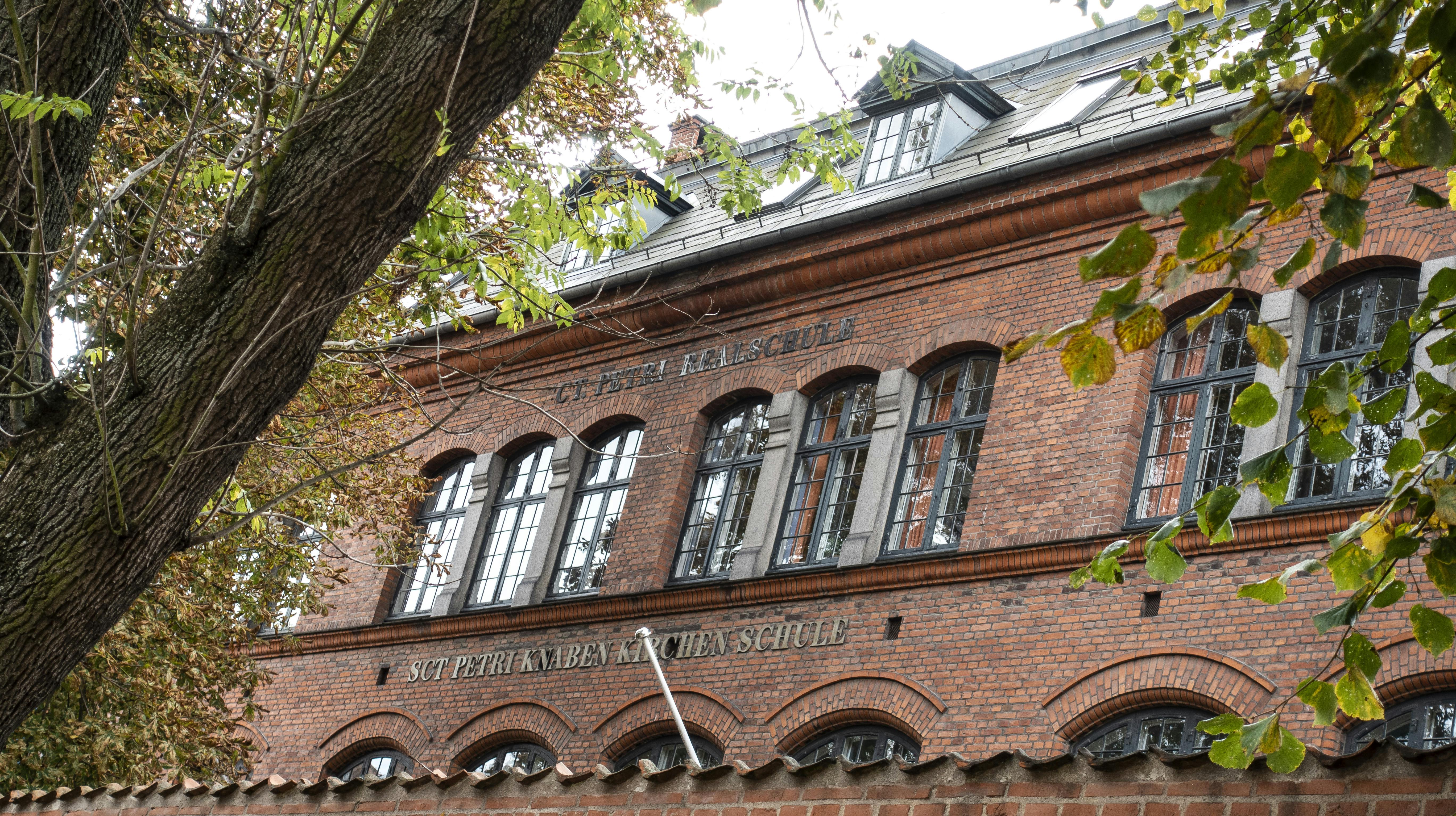 Sankt Petri Skole er en dansk-tysk privatskole i det indre København. Skolen er en af landets ældste med traditioner tilbage til 1575. nbsp;