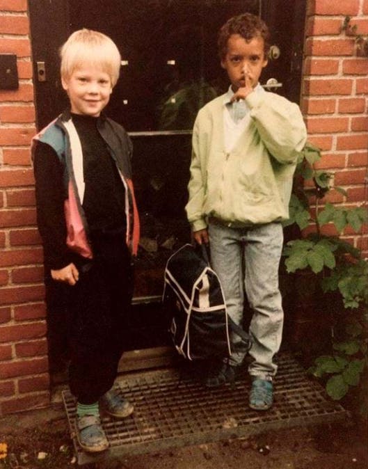 Matias Tesfaye på vej til første skoledag. Nu har han ansvaret for netop Børne- og undervisningsministeriet.
