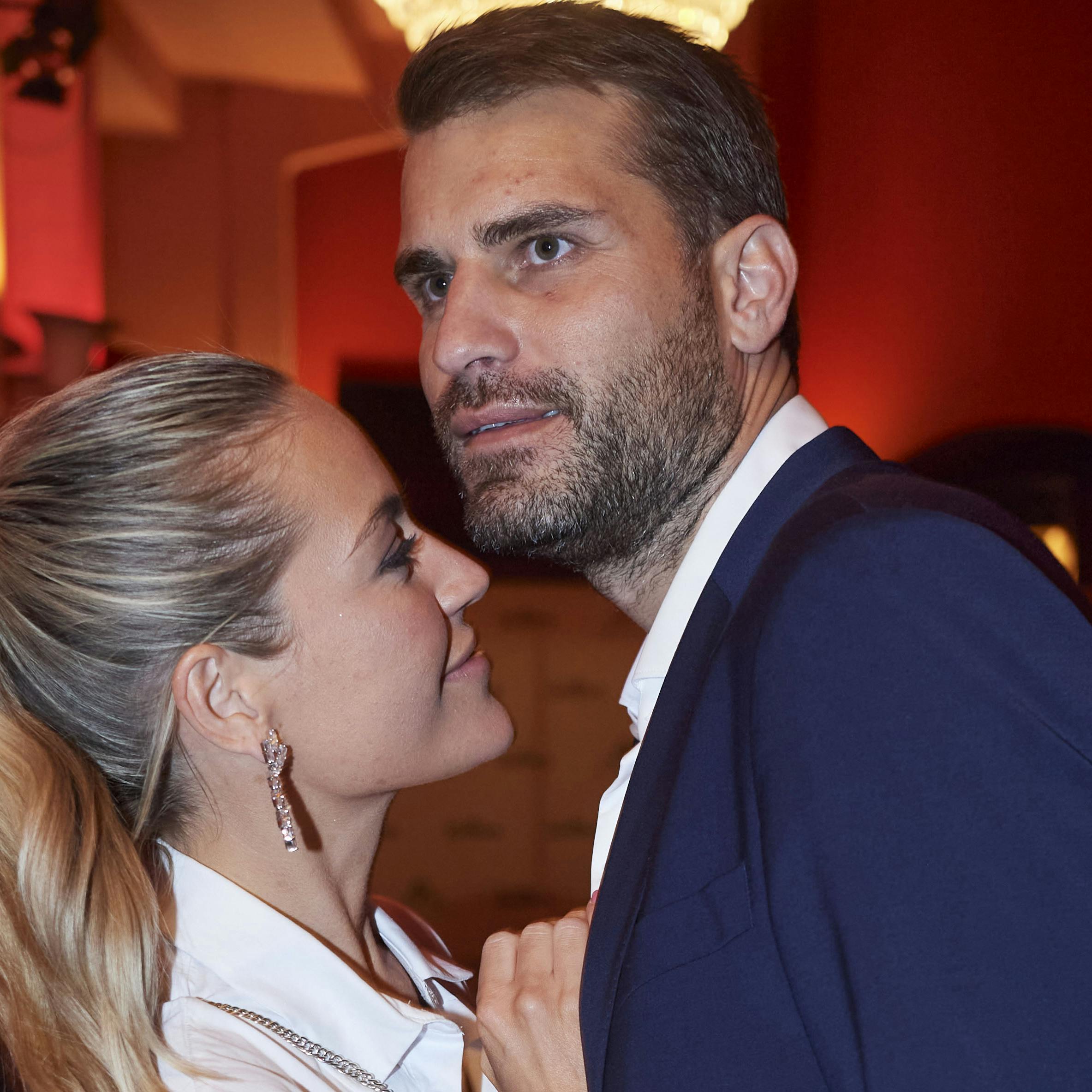 Tilbage i september var stemningen hed mellem Amalie Szigethy og Mikkel Skelskov – nu er temperaturen dalet til under frysepunktet. 