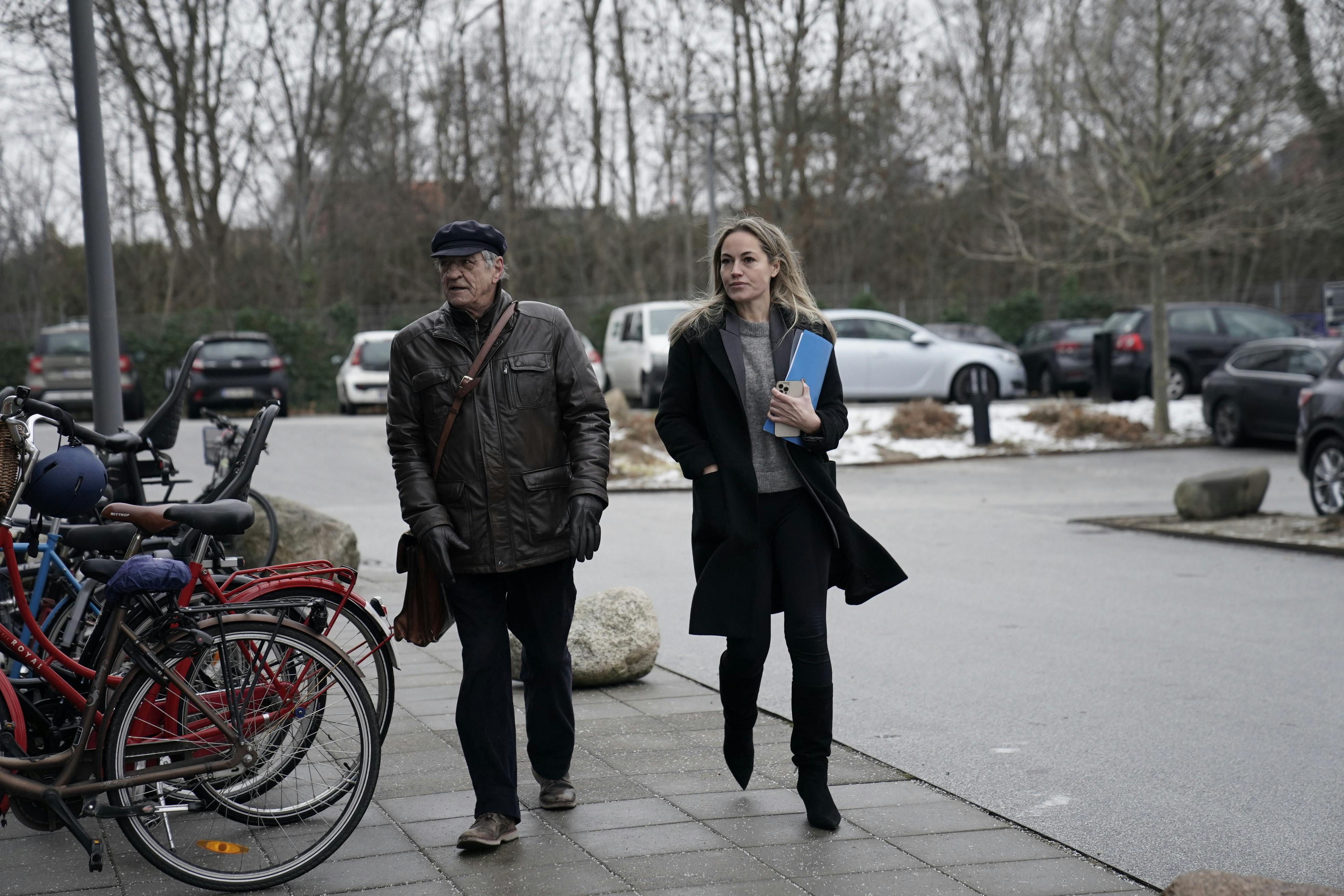 Amalie Szigethy, 31, dukkede op med sin advokat ved sin side. 