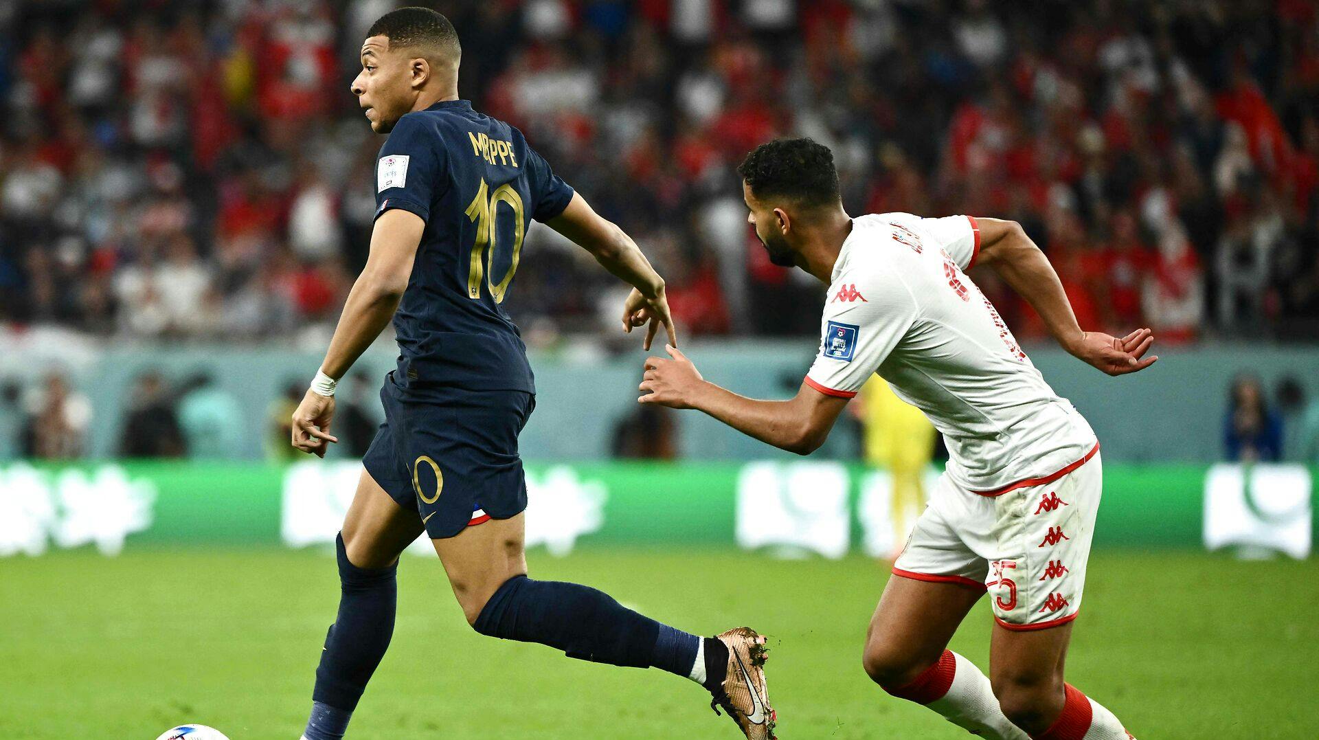 Dansk-tunesiske Anis Ben Slimane spillede mod verdensstjernen Kylian Mbappé ved VM. Efter kampen tog verdensstjernen fat i Brøndby-spilleren. 