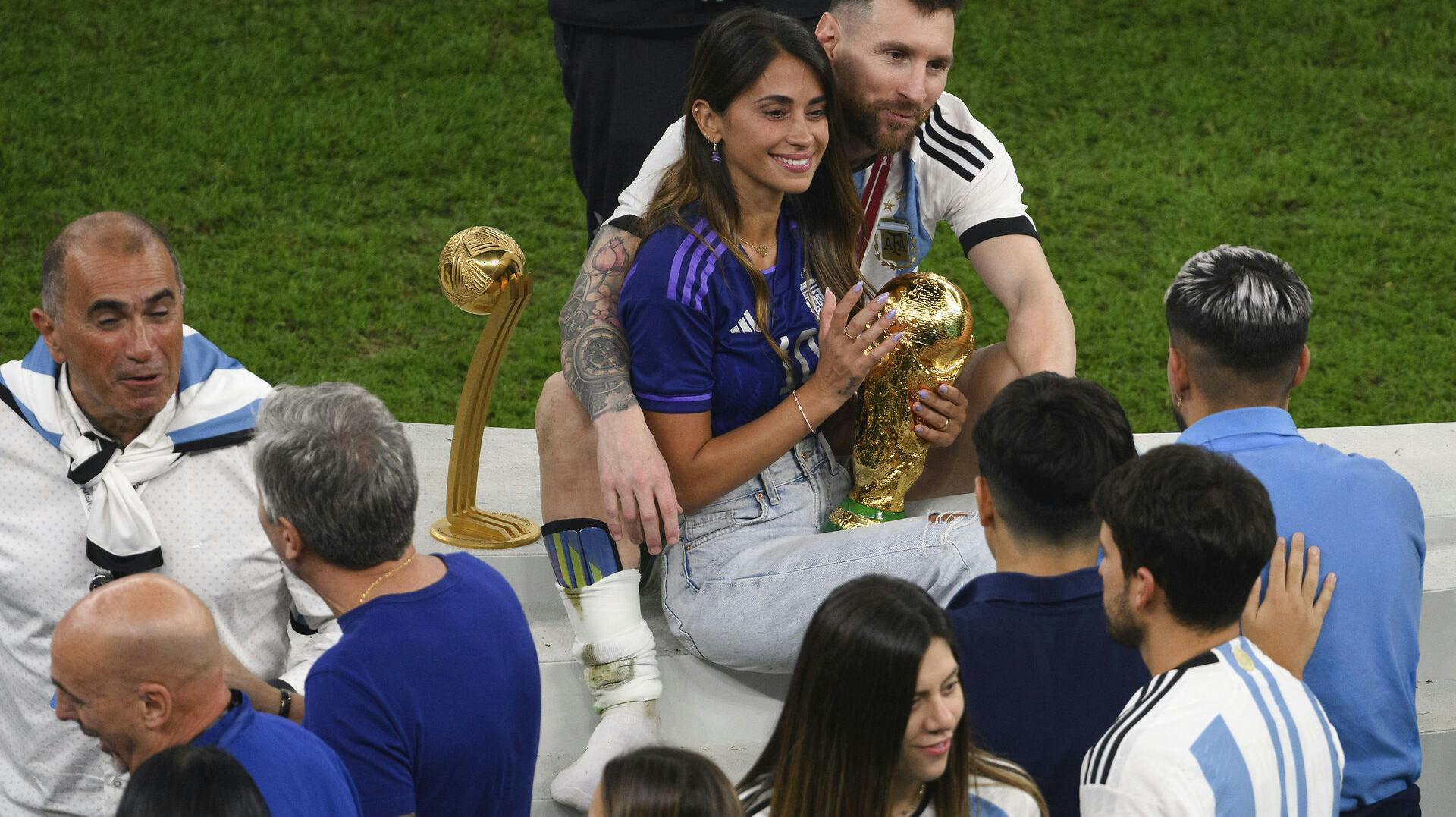 Mon Lionel Messi og konen Antonela Roccuzzo skal til at være tre i sengen de næste fire år?