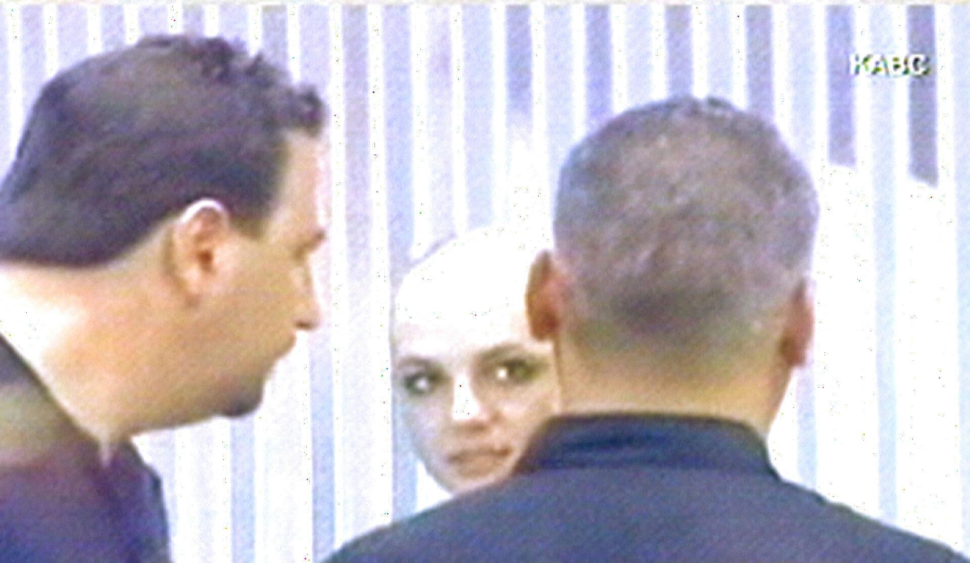 Britney Spears chokerede hele verden, da hun i 2007 barberede sig helt skaldet. Godt et år senere var hun umyndiggjort.