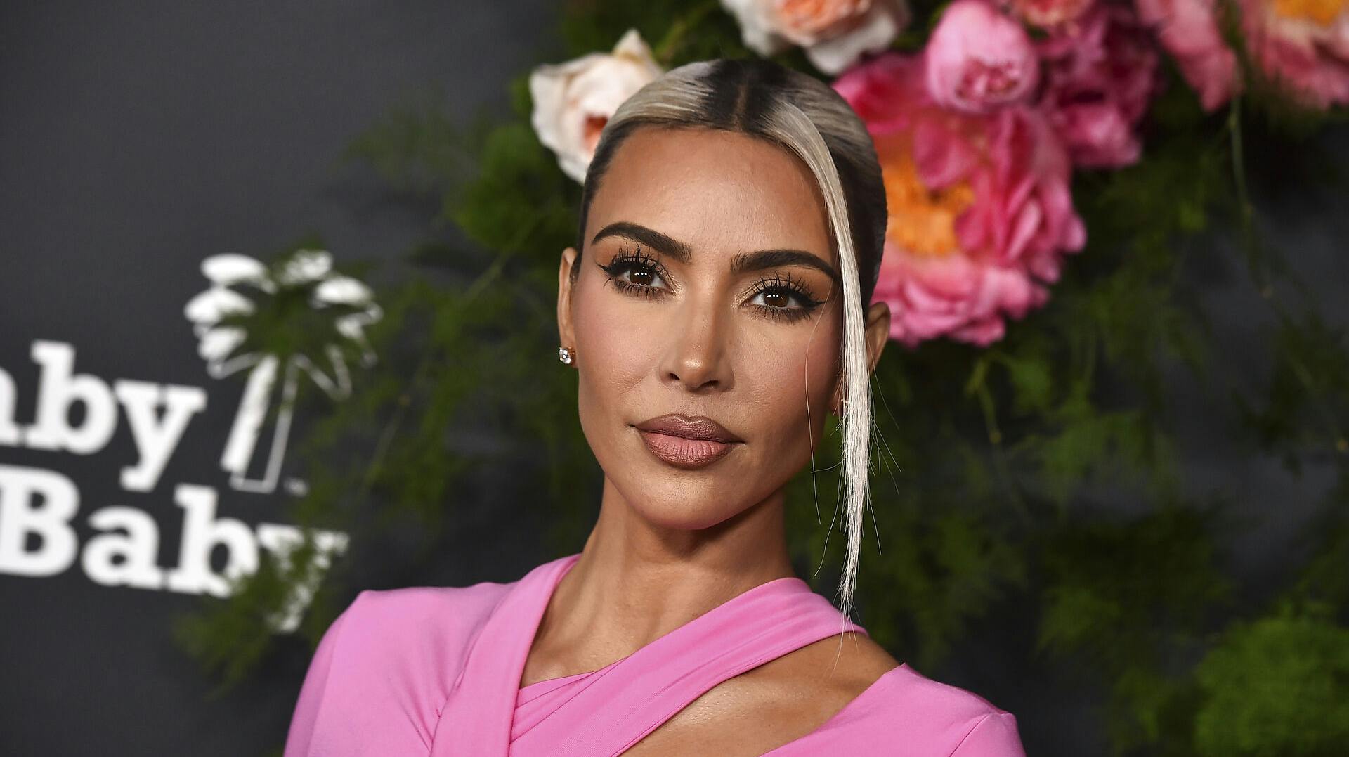 Kim Kardashian falsher bagdel på nyt billede.