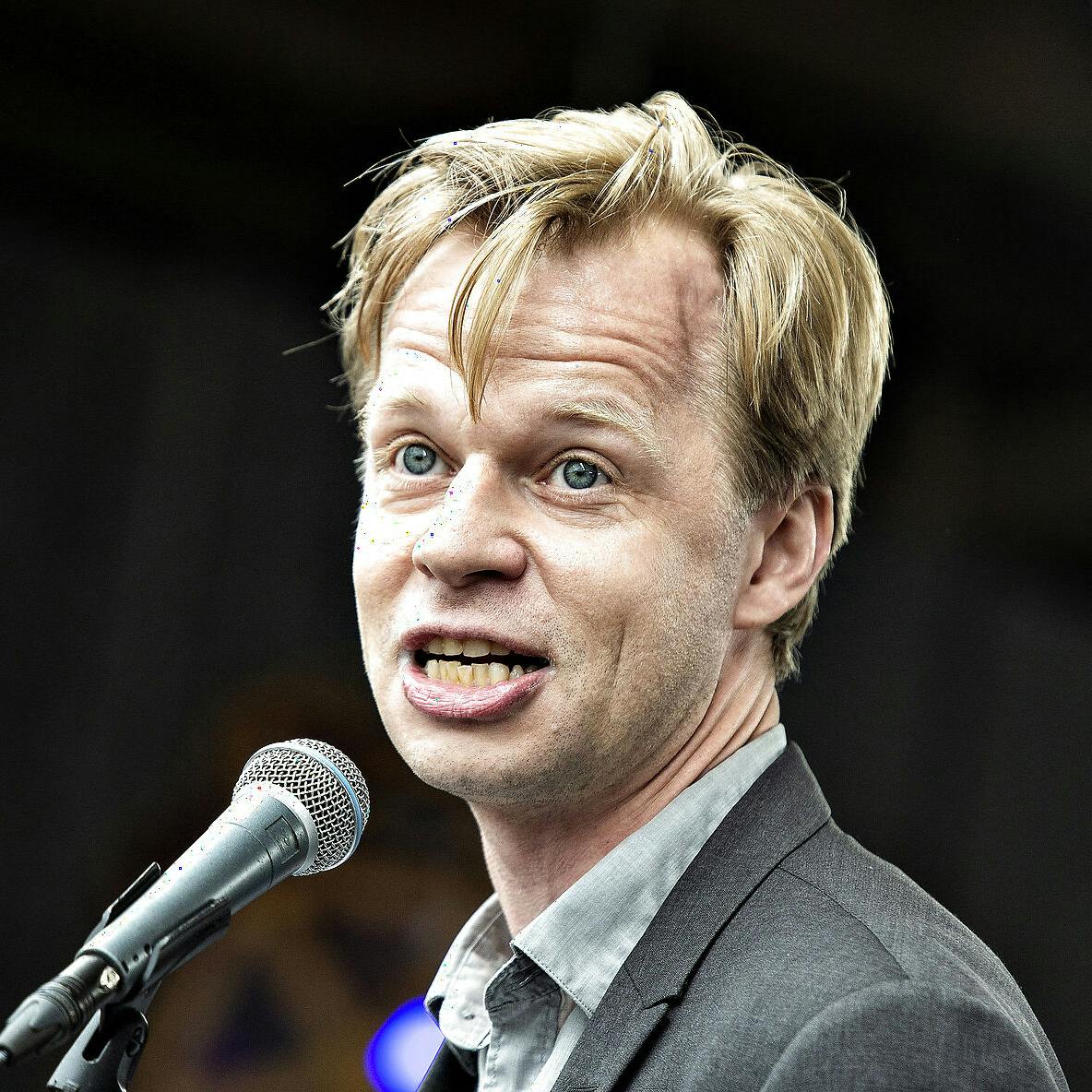 Tv-værten Clement Kjersgaard får nyt radioprogram.