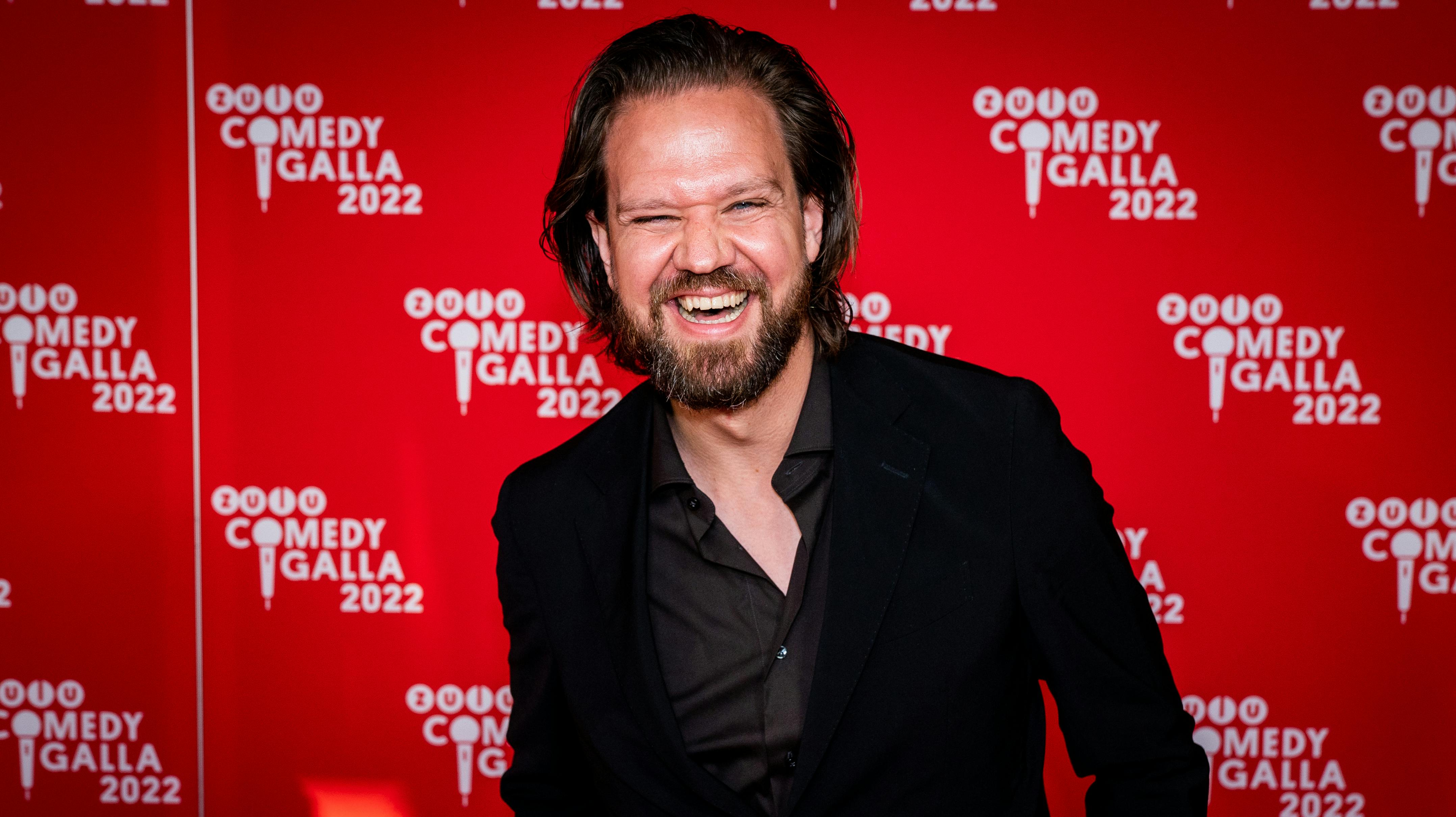Thomas Warberg smilte stort på den røde løber det Zulu Comedy Galla, og det gør han formentlig stadigvæk. nbsp;