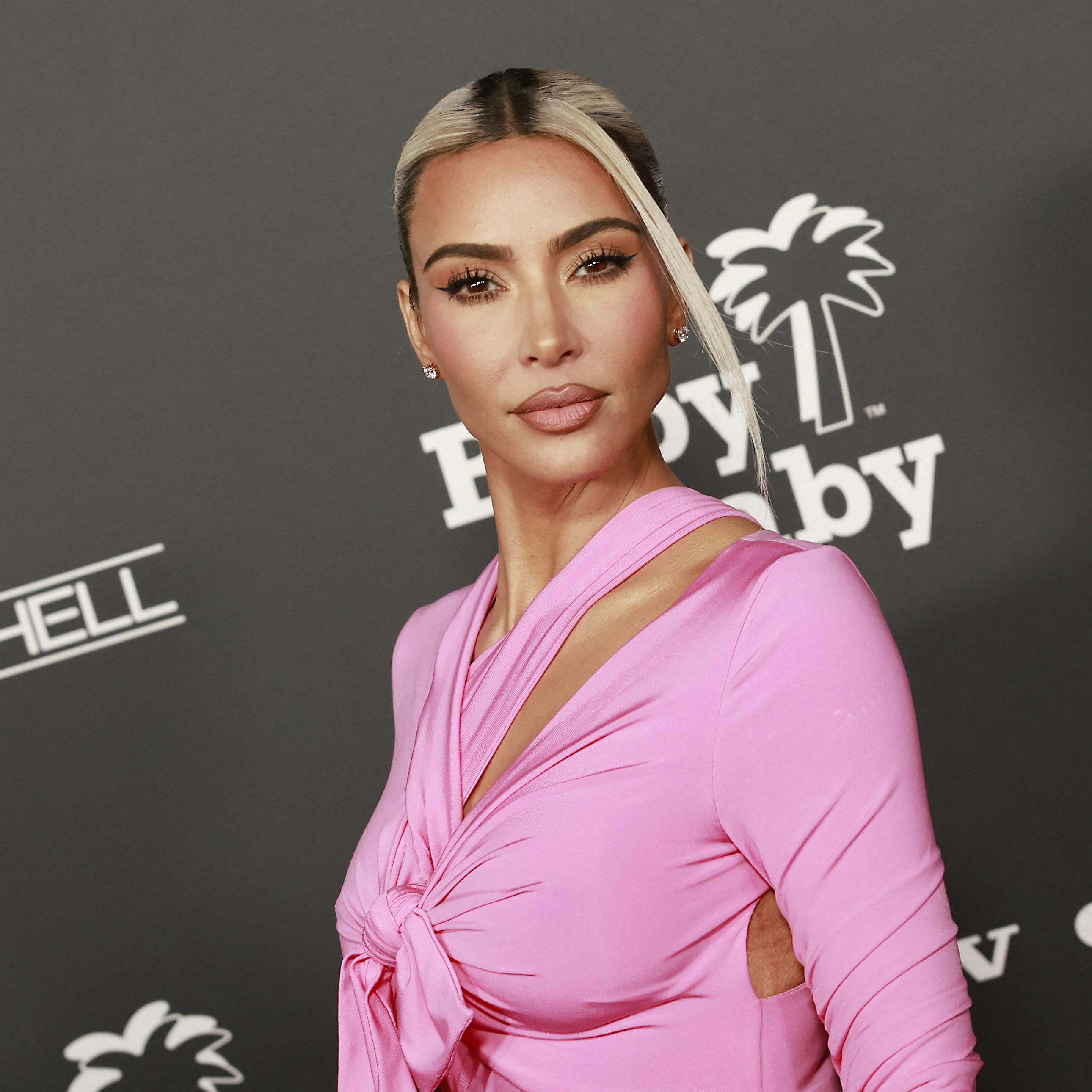 Det er ikke ligefrem hverdagskost for fans af Kardashian-stjernen at se hende helt au naturel.