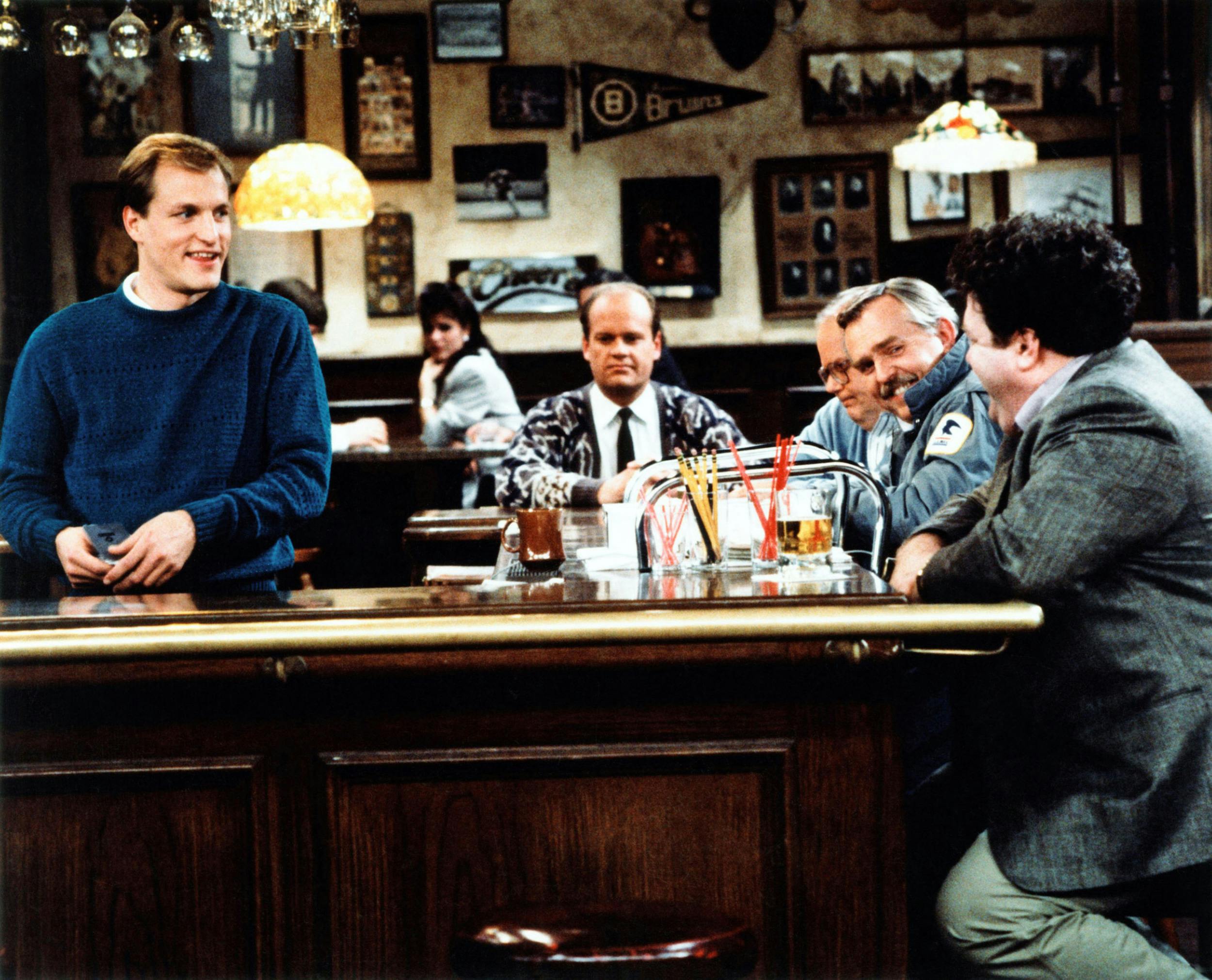 Fra venstre: Woody Harrelson, Kelsey Grammer, Paul Wilson, John Ratzenberger og George Wendt.