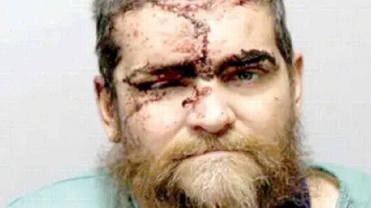 Et øjenvidne fortalte, at det lød som en decideret eksplosion, da de to biler kolliderede.