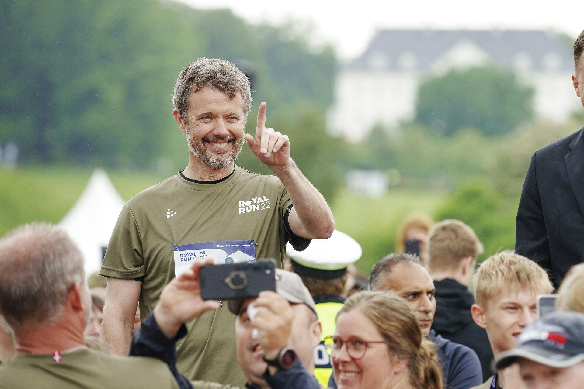 Royal Run var også en arbejdsdag for kronprins Frederik.
