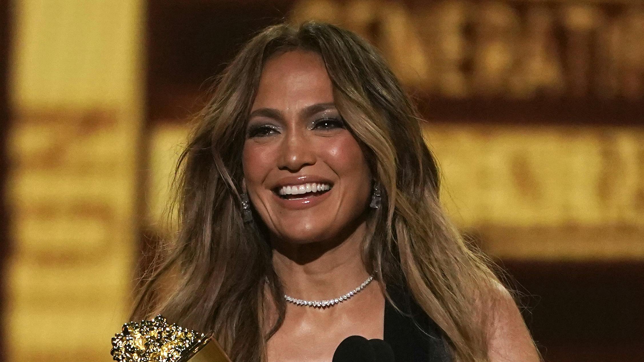 Det er, som om Jennifer Lopez bare aldrig bliver ældre at se på.
