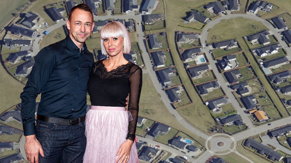 Nicolas Kiesa kan snart flytte ind i området her, hvor der er rigeligt med veje at køre ræs på - eller bare tage den med ro sammen med børnene. Om kæresten Amanda Wilms og hendes søn Benjamin også følger med, må tiden vise.