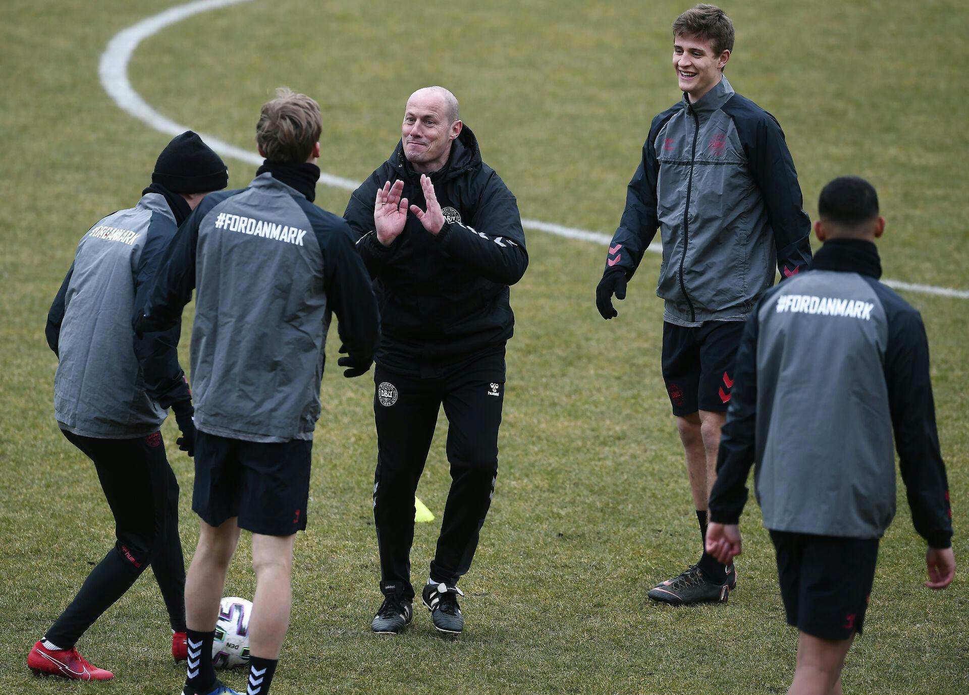 DBU har fundet deres nye U21-landstræner. Det bliver Steffen Højer, der skal stå i spidsen for holdet.&nbsp;