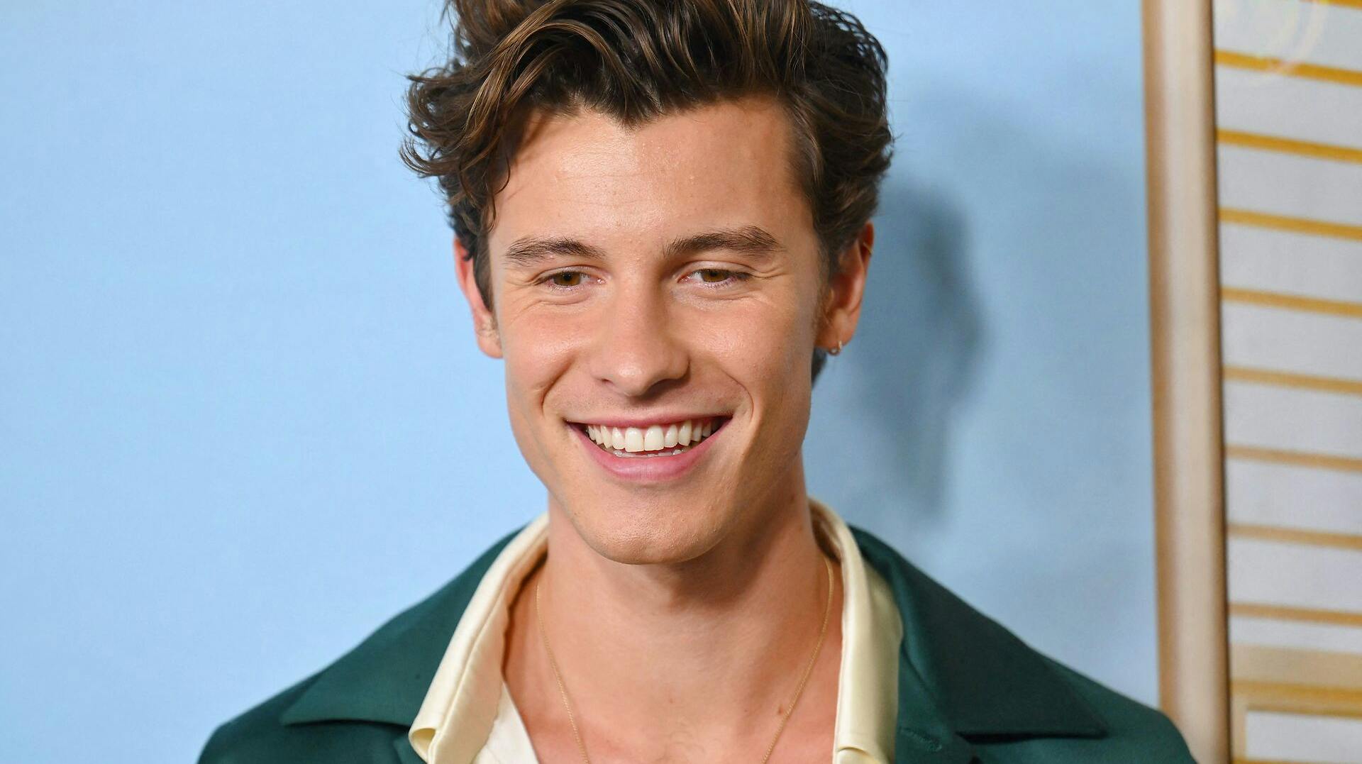 Shawn Mendes' kendte krøller er forsvundet fuldstændig, efter sangeren har fået sig en ny frisure.