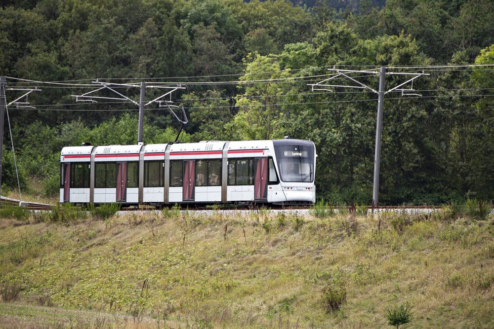 Letbanen er mandag morgen ramt af aflysninger grundet en personpåkørsel i Risskov. (Arkivfoto).