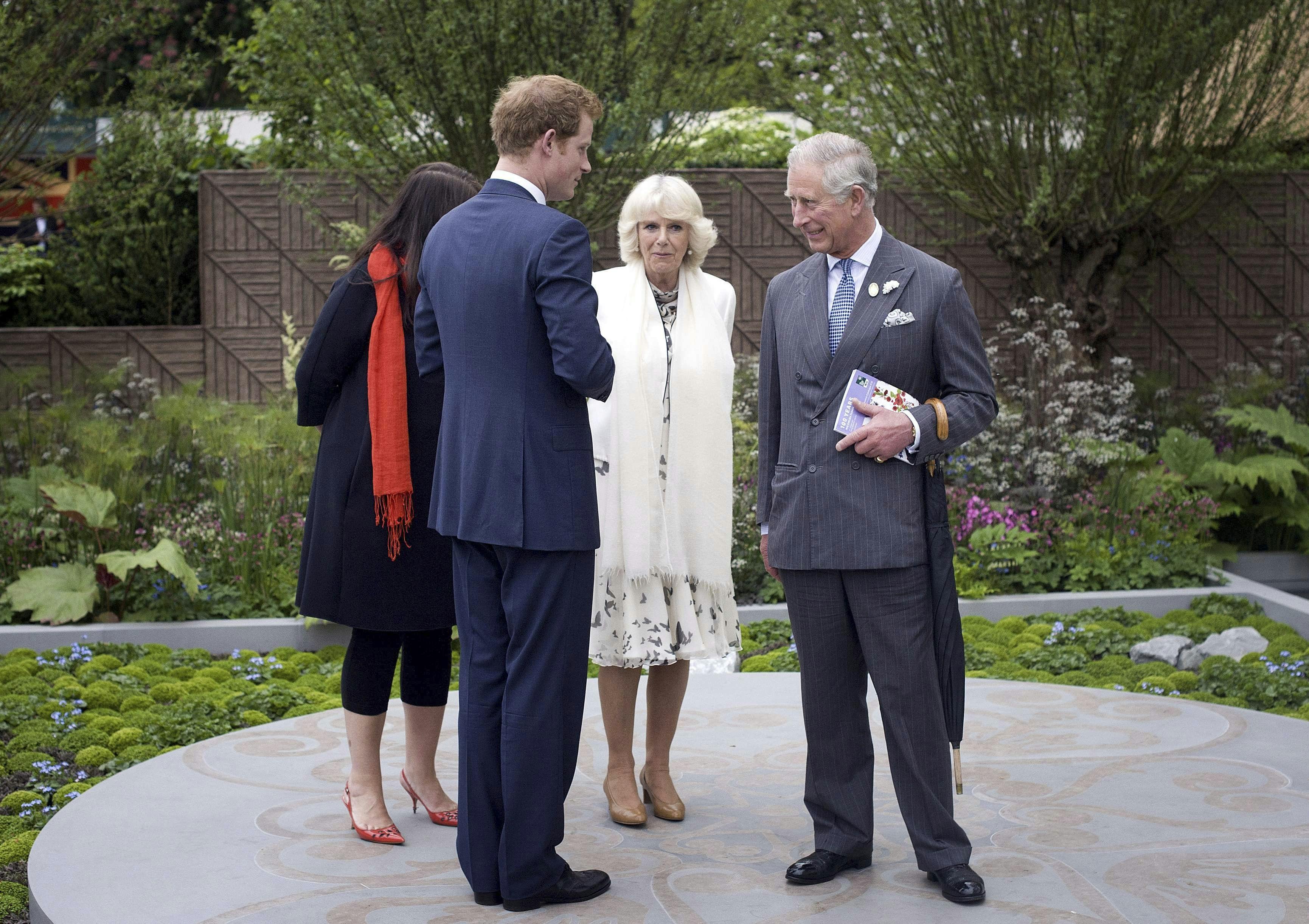 Prins Harry, hertuginde Camilla og kong Charles
