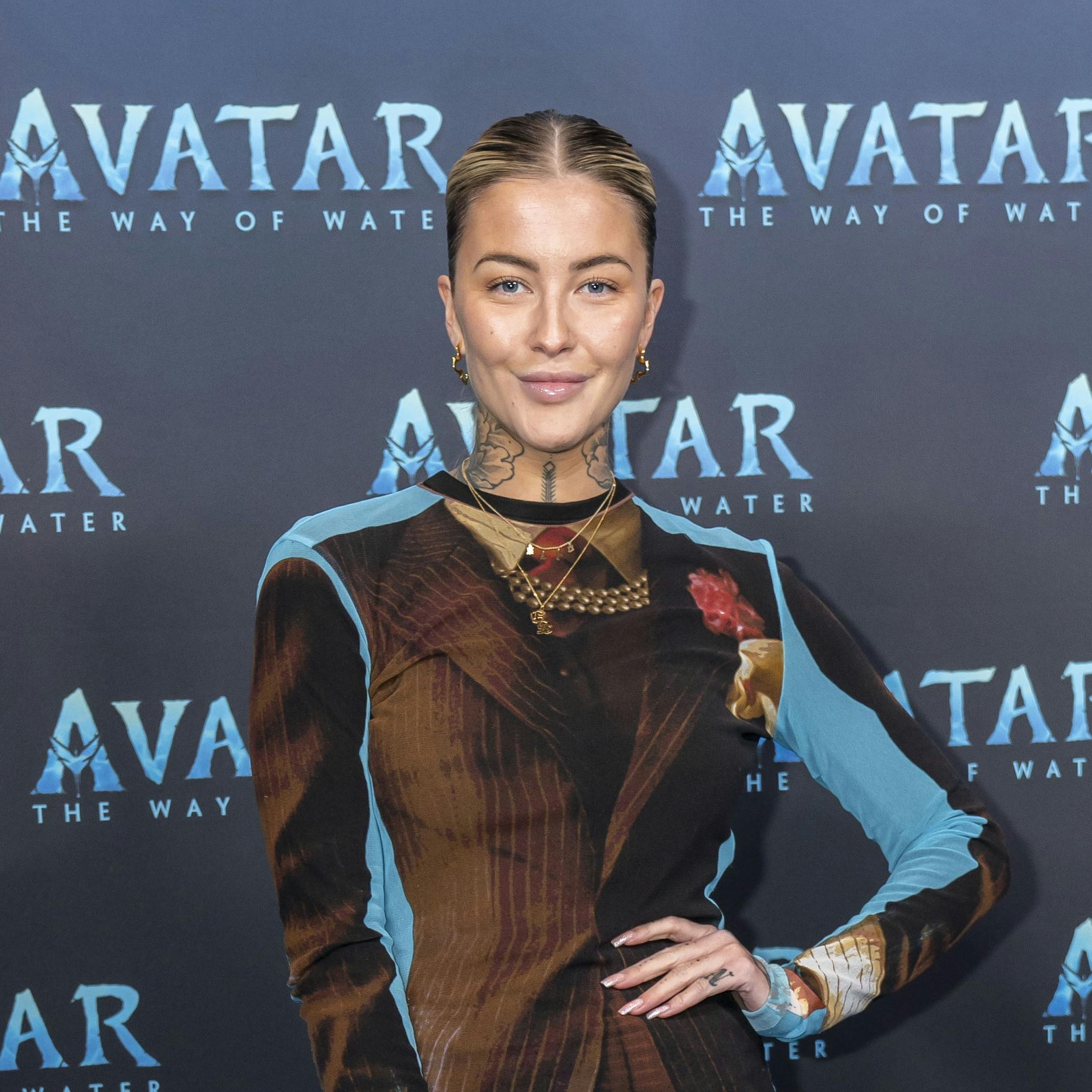 Olivia Salo og medvært Emil Olsen er netop nu aktuelle i anden sæson af "Paradise".