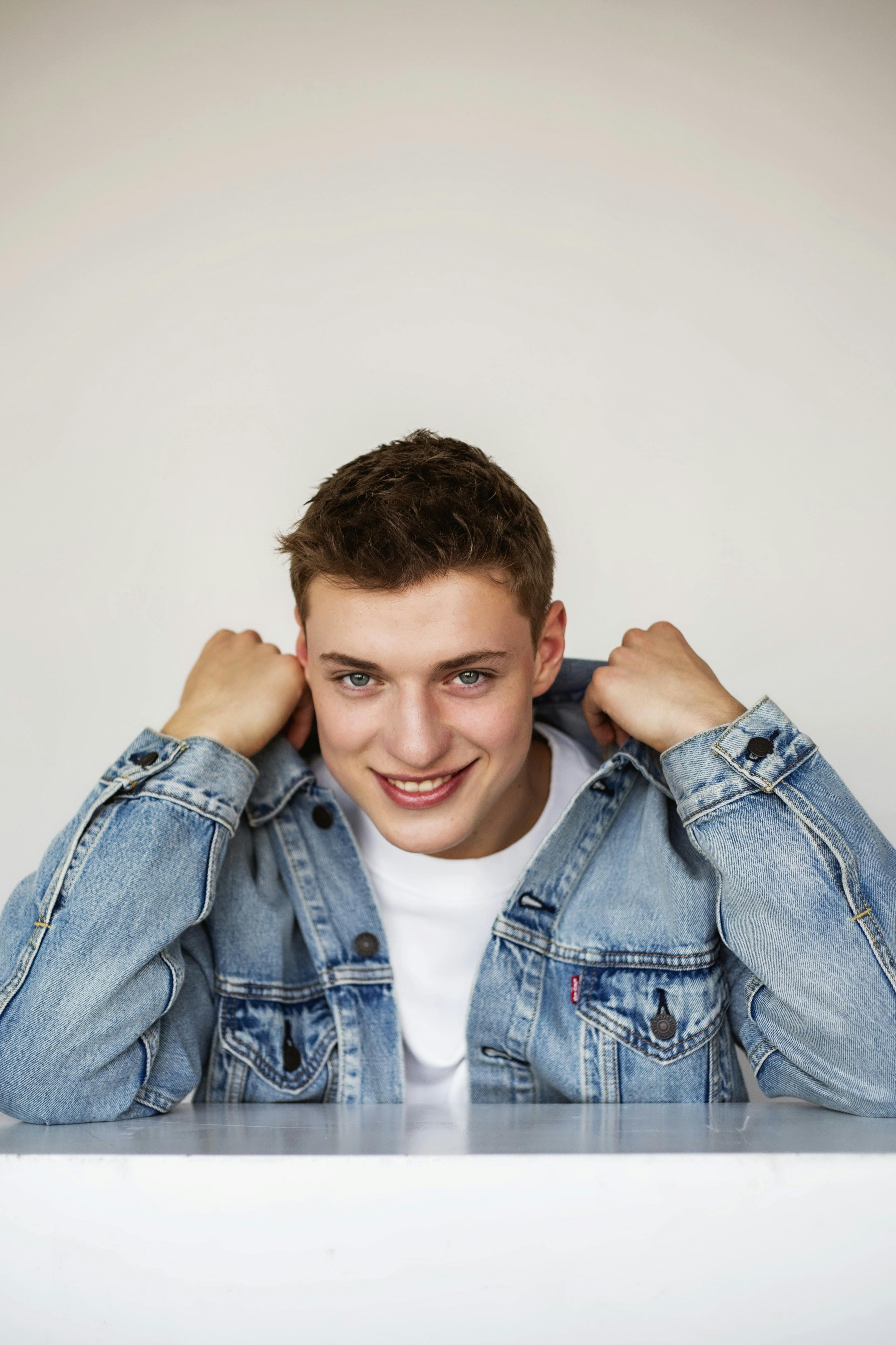 Lasse Skriver glæder sig til august. Tirsdag er det kommet frem, at "X Factor"-deltageren skal optræde i Bøgeskoven i årets sidste sommermåned, når Smukfest løber af stablen. nbsp;
