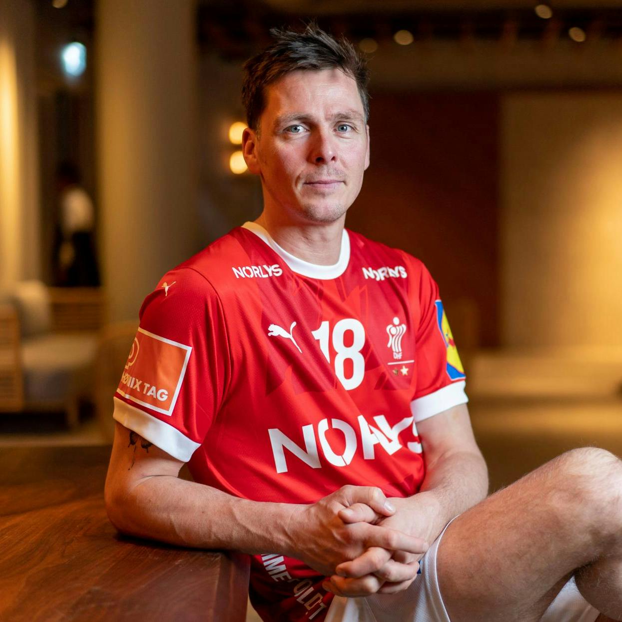 41-årige Hans Lindberg er stadig brandvarm på håndboldbanen. I 2012 var han også brandvarm uden for banen. 