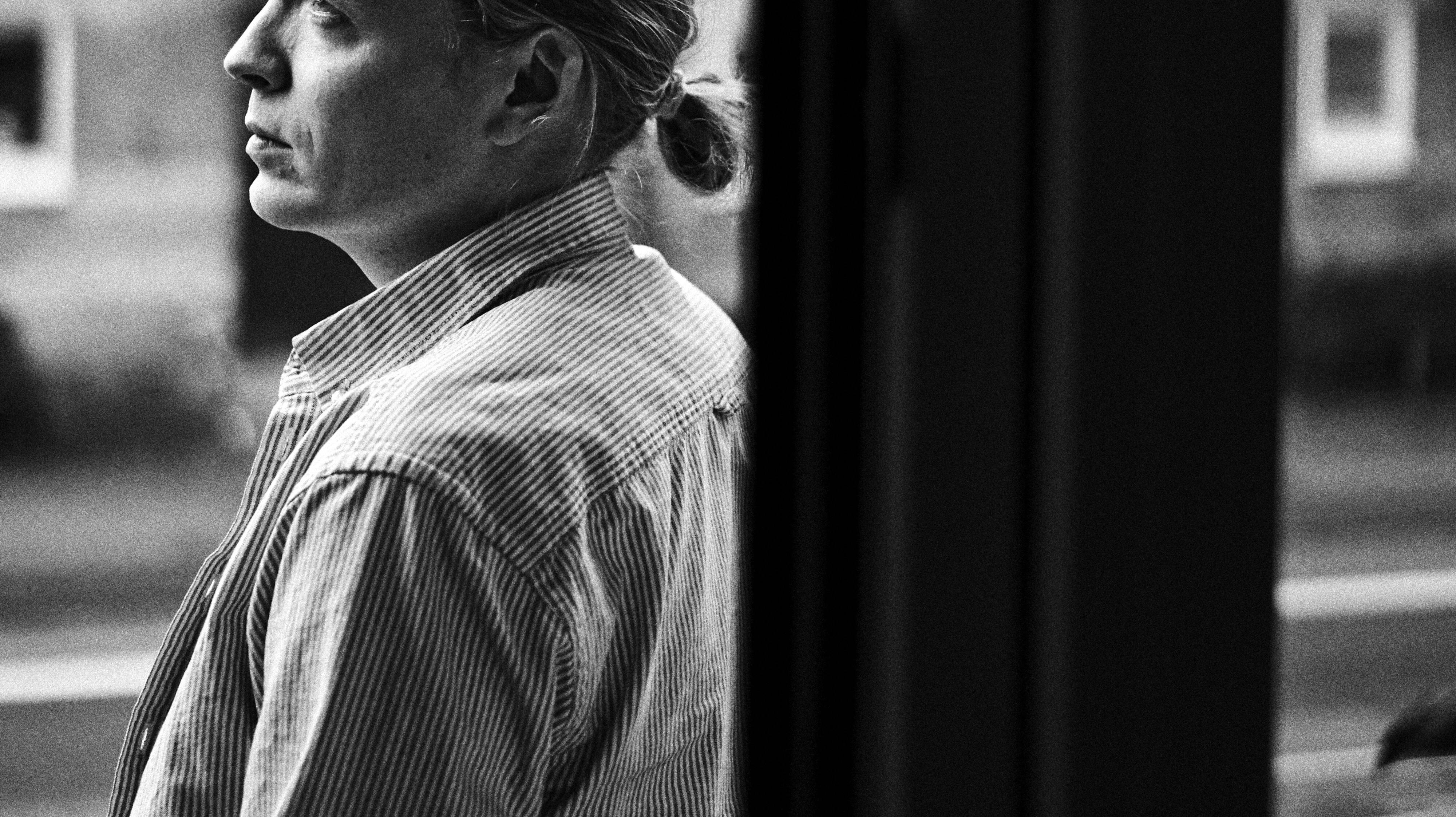 Forfatteren åbner op om sin barndom præget fattigdom og svigt. 