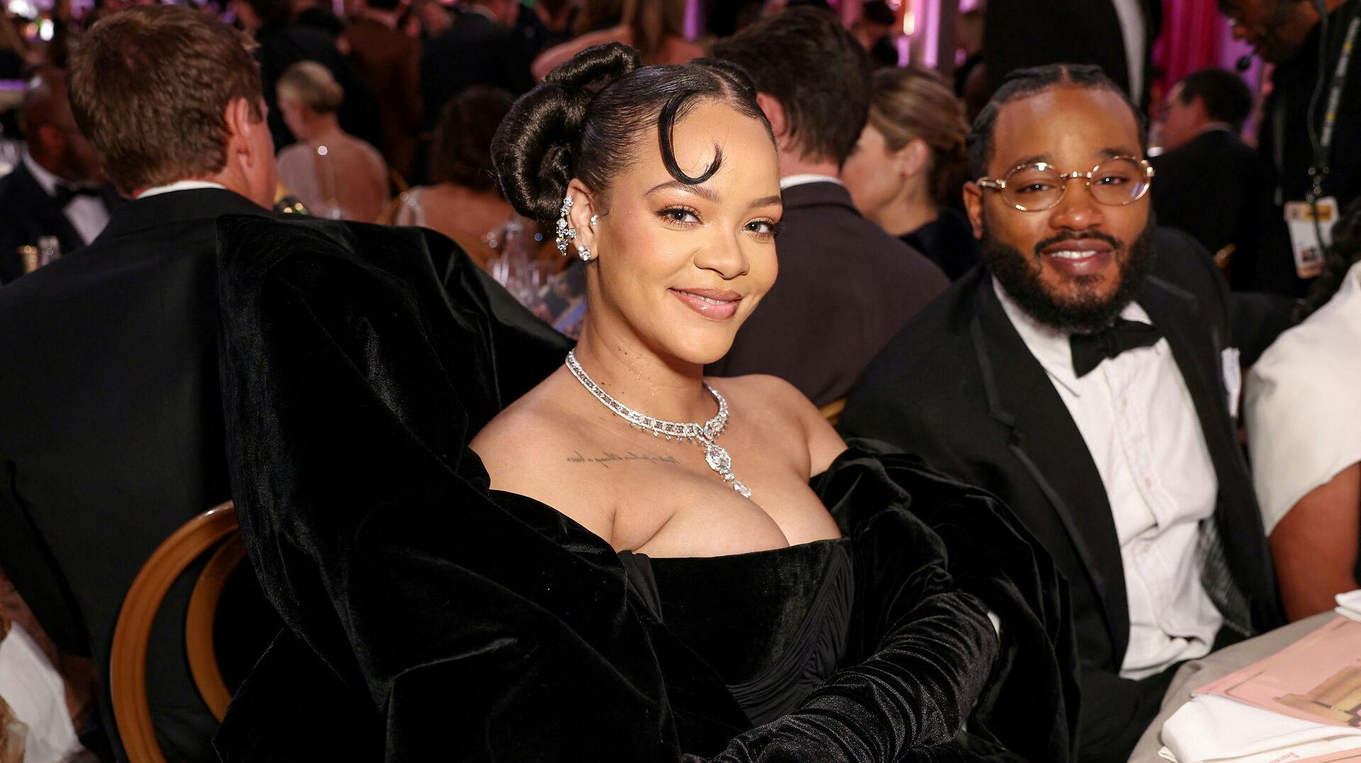 Rihanna var at finde til ugens Golden Globe Awards. Nu har hun også delt en vild ny video. 