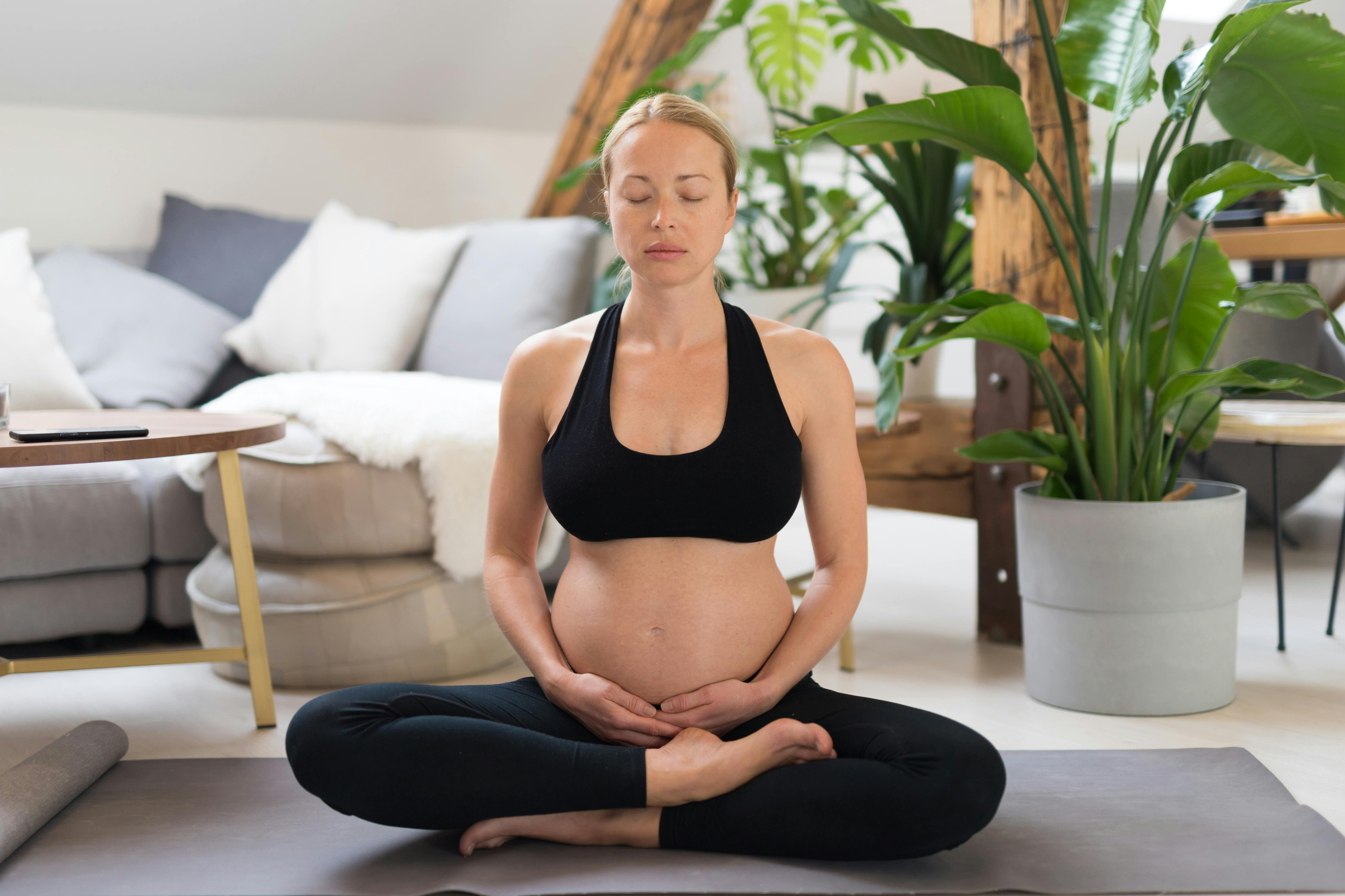 Yoga og gode tanker er ofte ikke nok til at fjerne "beviset" på, at man har været gravid.