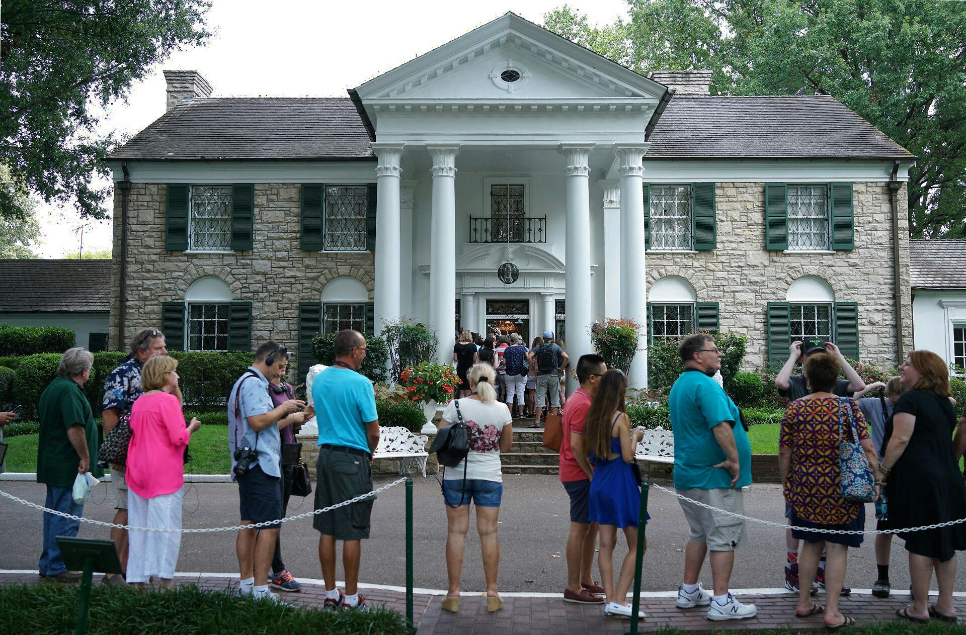 Lisa Marie Presley skal begraves ved sin fars gamle hus, Graceland.
