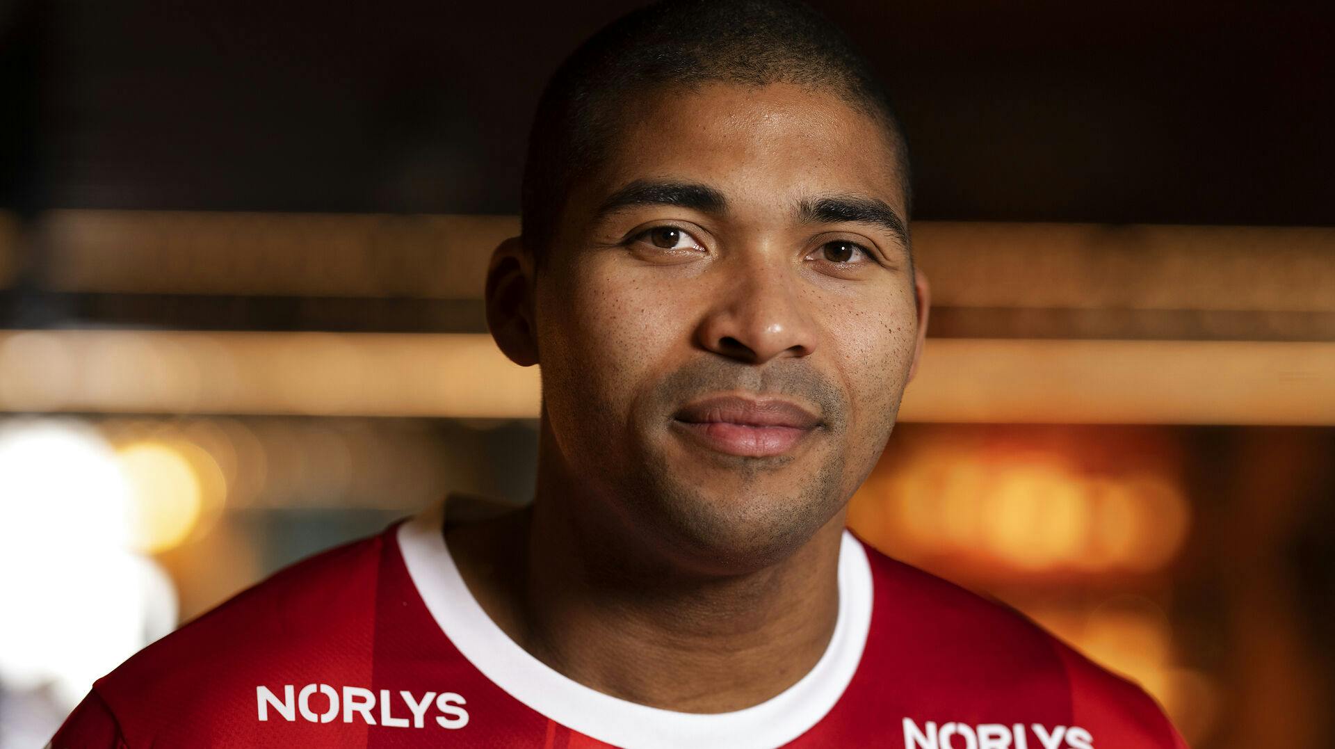 Mads Mensah styrter mod 200 landskampe og er efterhånden en af landsholdets mest rutinerede spillere. 