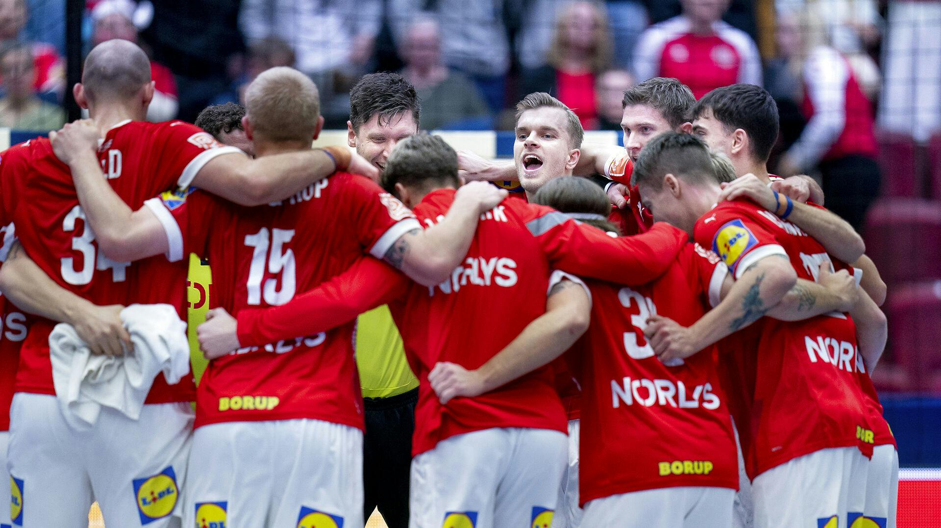 Men det danske hold gør sig klar til hovedrunden ved VM, så kan vi jo godt få afgjort nogle ting. 