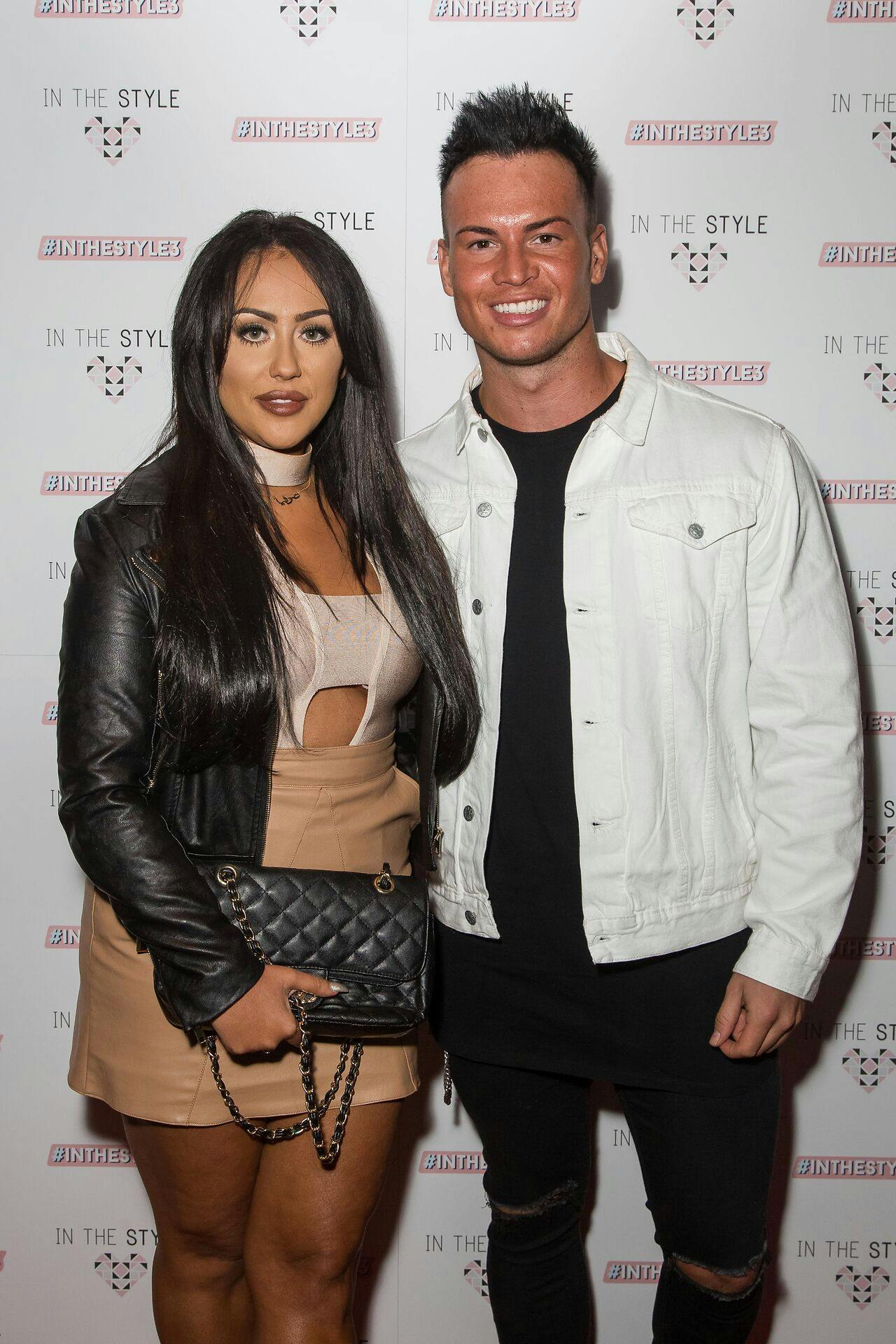 Joel Corry sammen med sin daværende kæreste Sophie Kasaei, der begge deltog i det populære reality-program 'Geordie Shore'.