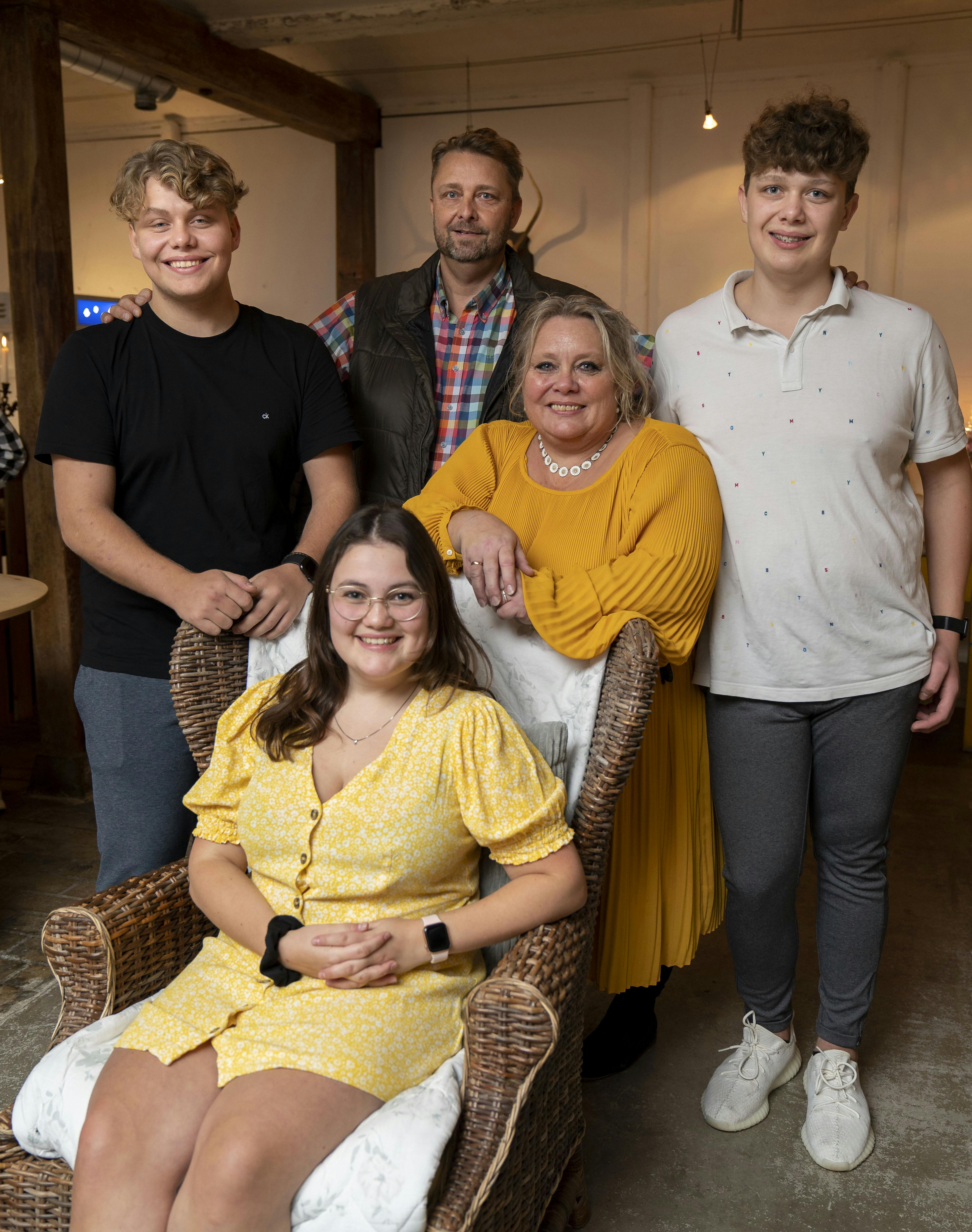 Stephanie Siguenza havde et nært forhold til sin svigermor Annisette. 