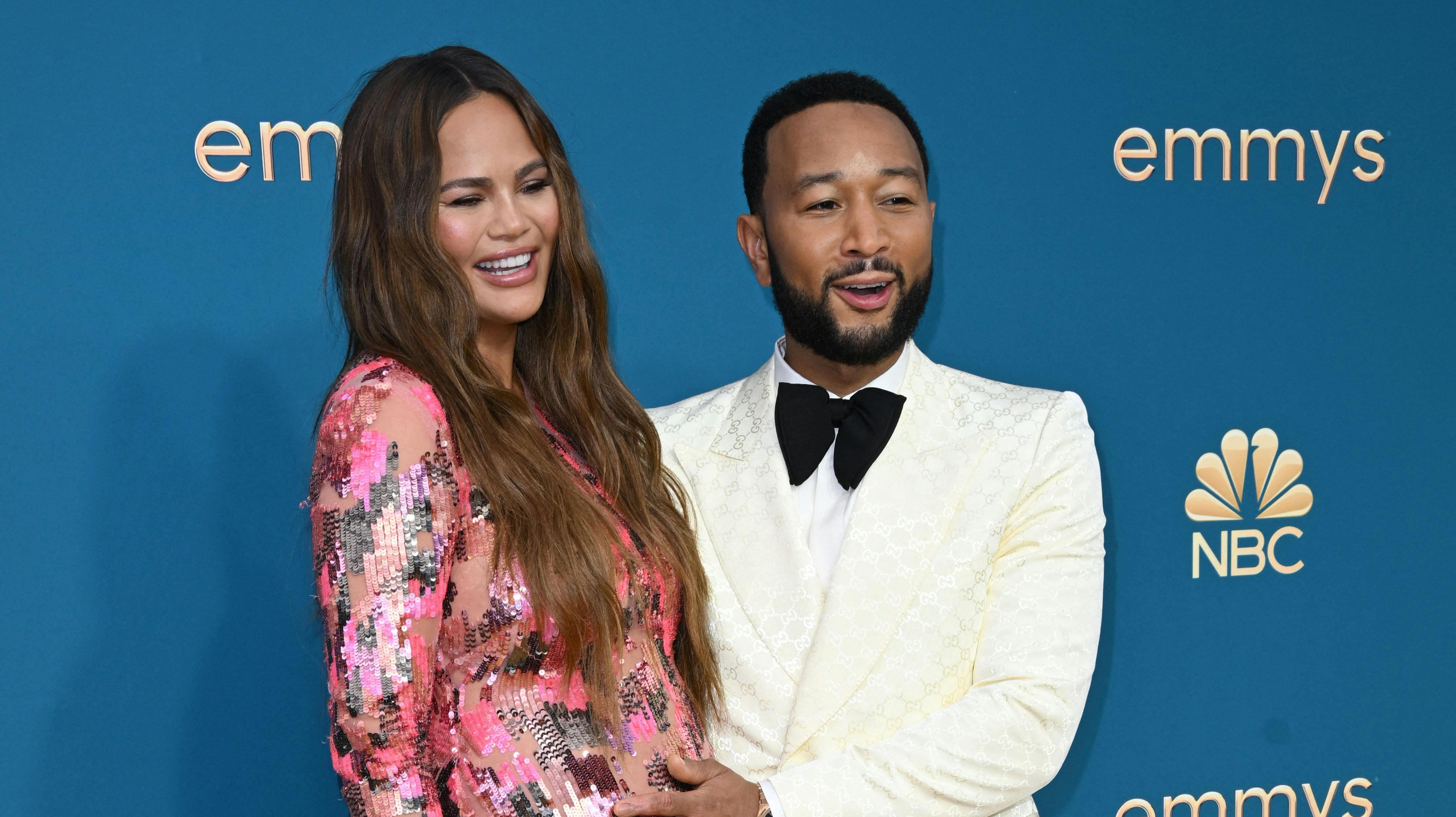 Efter langt tids kamp er Chrissy Teigen og John Legend nu forældre til tre børn. nbsp;