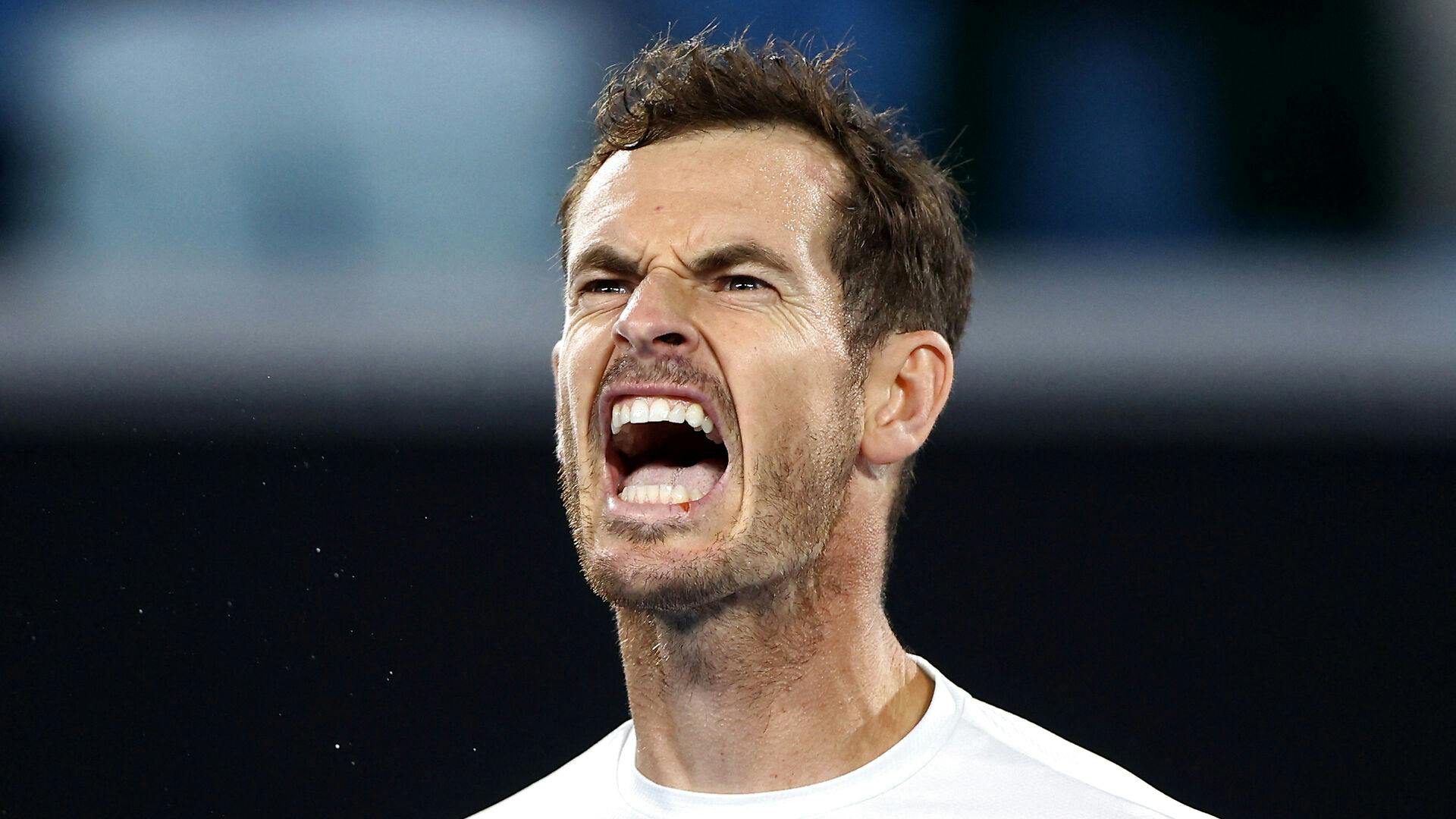 Andy Murray var ikke tilfreds med arrangørerne, efter maratonkampen der sluttede klokken 4 om natten.