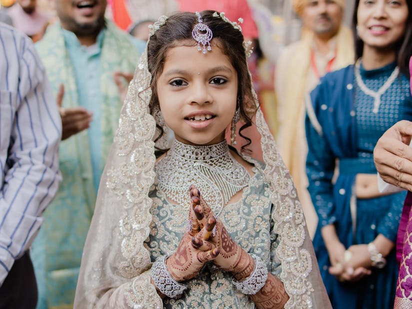 Den otteårige Sanghvi-arving giver nu afkald på en tilværelse præget af ekstrem velstand og rigdom som arving til en indisk diamantvirksomhed