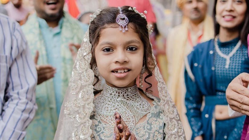 Den otteårige Sanghvi-arving giver nu afkald på en tilværelse præget af ekstrem velstand og rigdom som arving til en indisk diamantvirksomhed