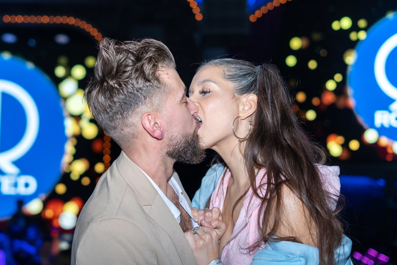 Bettina fik smagt på "True Love"-kollegaen Nicolai til Reality Awards 2023.