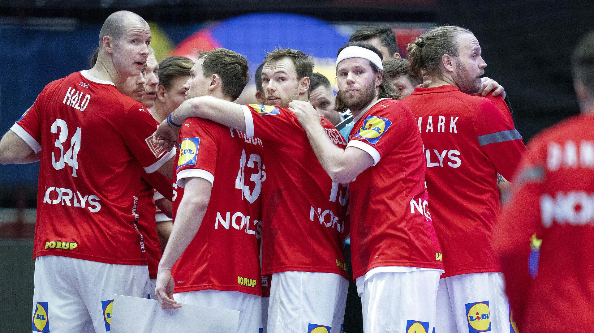 Et problematisk rejseprogram kan vente forude for det danske herrelandshold, hvis man lykkes med at vinde gruppen. 