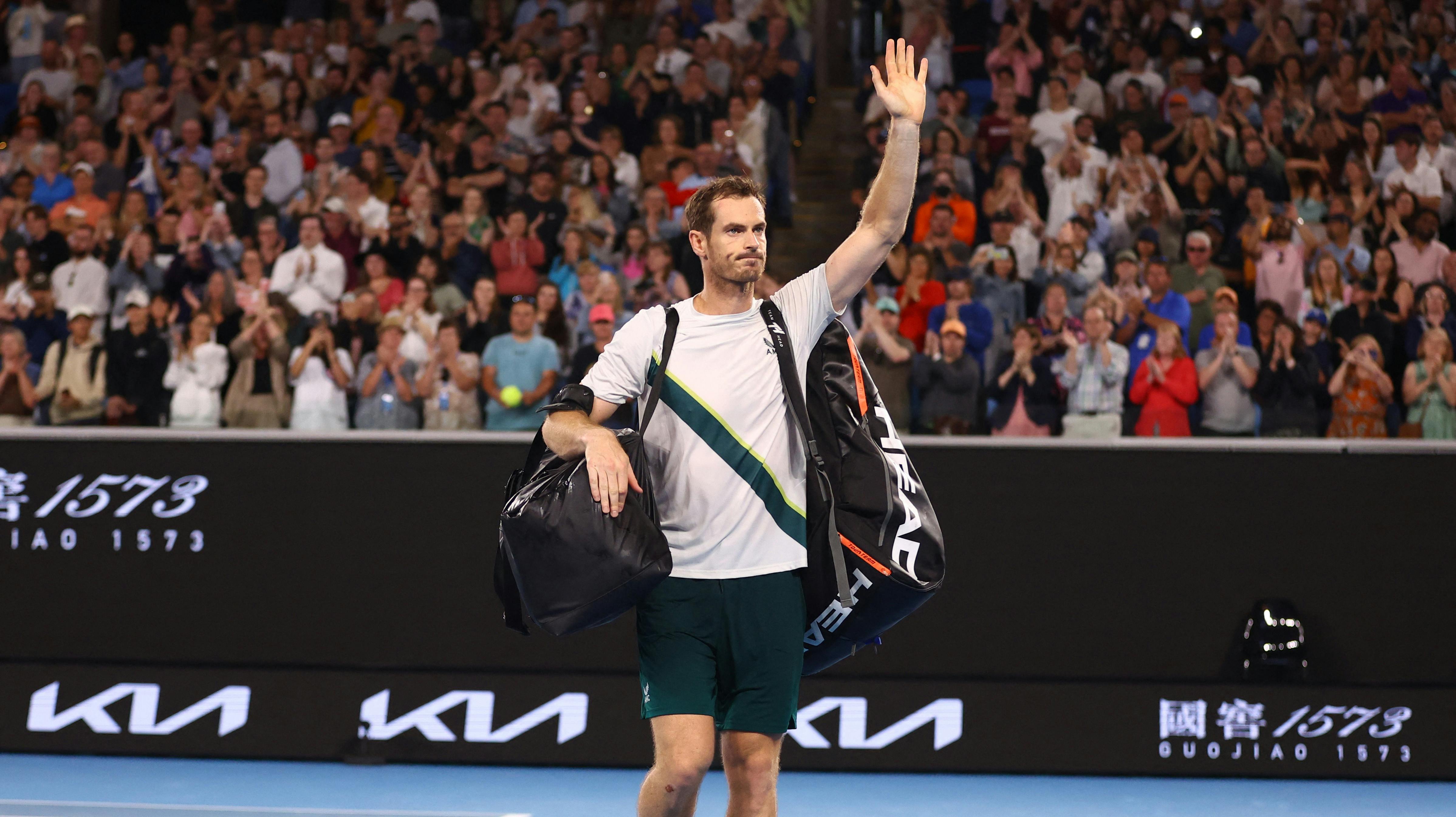 Andy Murray tiltrak sig en del opmærksomhed, da han kæmpede sig videre fra en kamp i anden runde med en 3-2-sejr over australske Thanasi Kokkinakis. Nu er Murray ude af turneringen i Melbourne. nbsp;