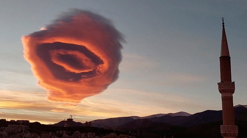 Hvad synes du, skyen over Bursa forestiller?
