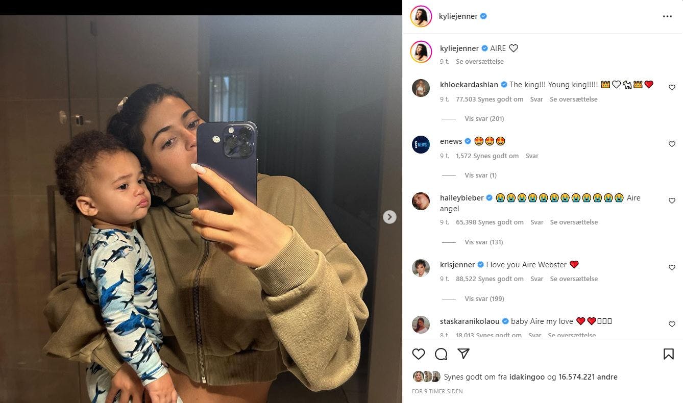 Kylie Jenner viser endelig sønnen frem og afslører hans navn. 