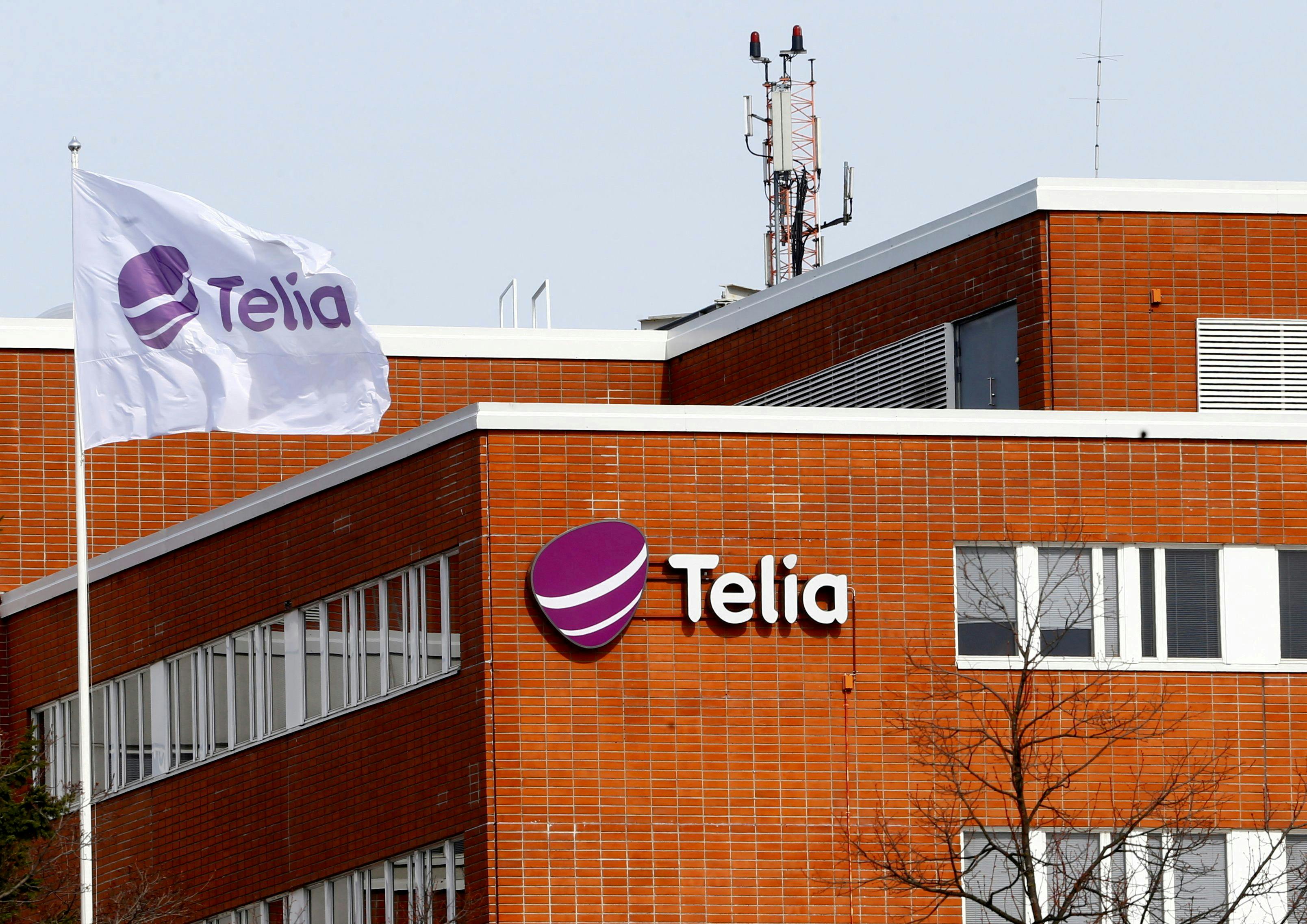 Telia har mandag problemer med de interne systemer, der går ud over kunderne oplevelse med tv og kundeservice.
